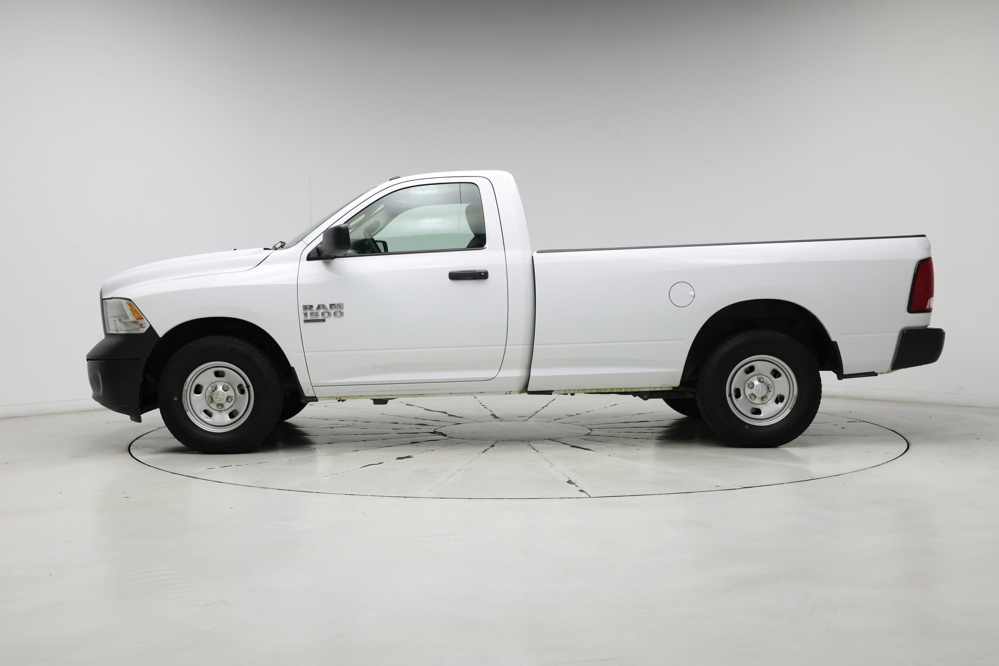 Thumbnail: 2023 RAM 1500 Classic - 3