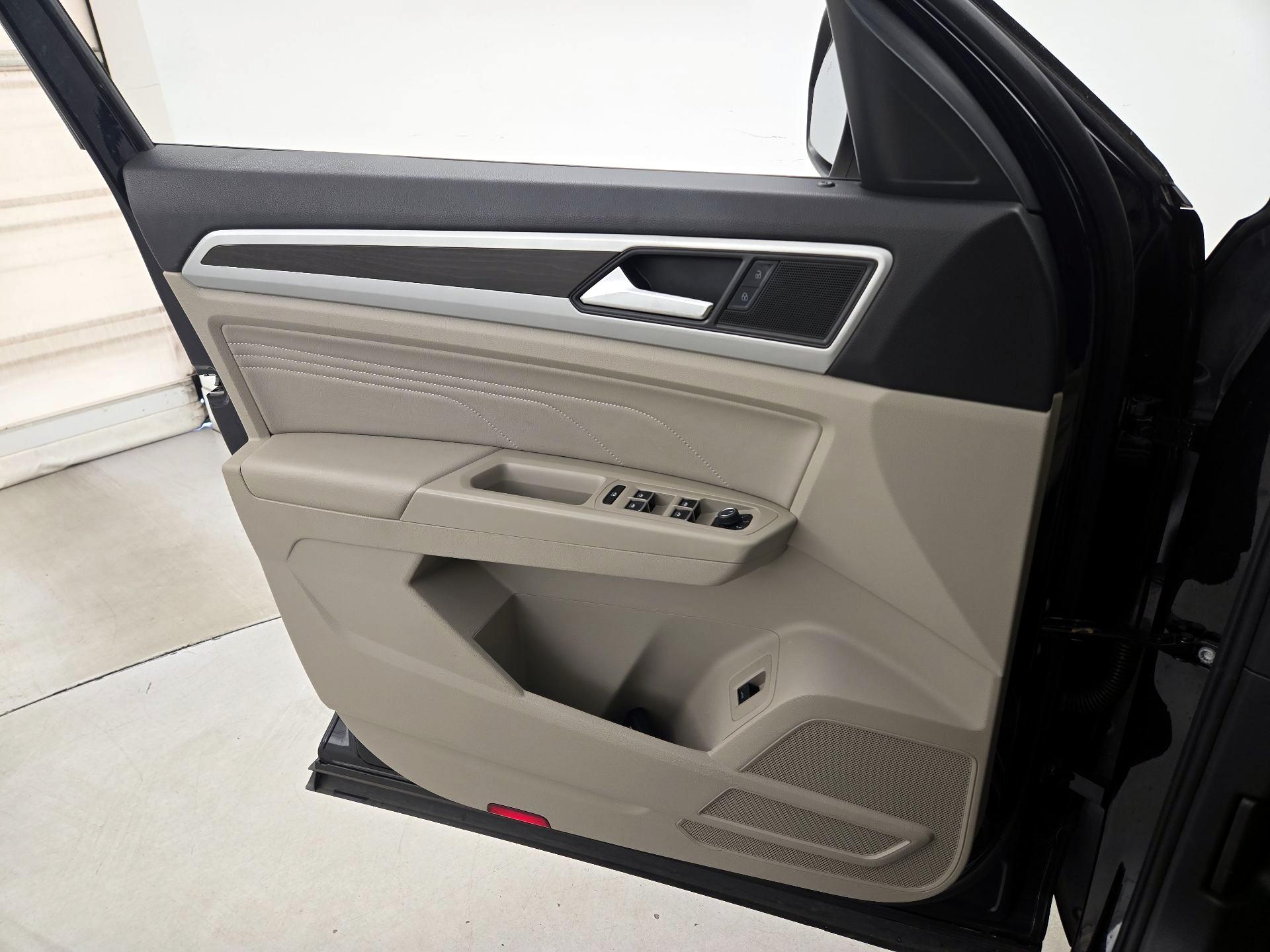Thumbnail: 2022 Volkswagen Atlas - 12