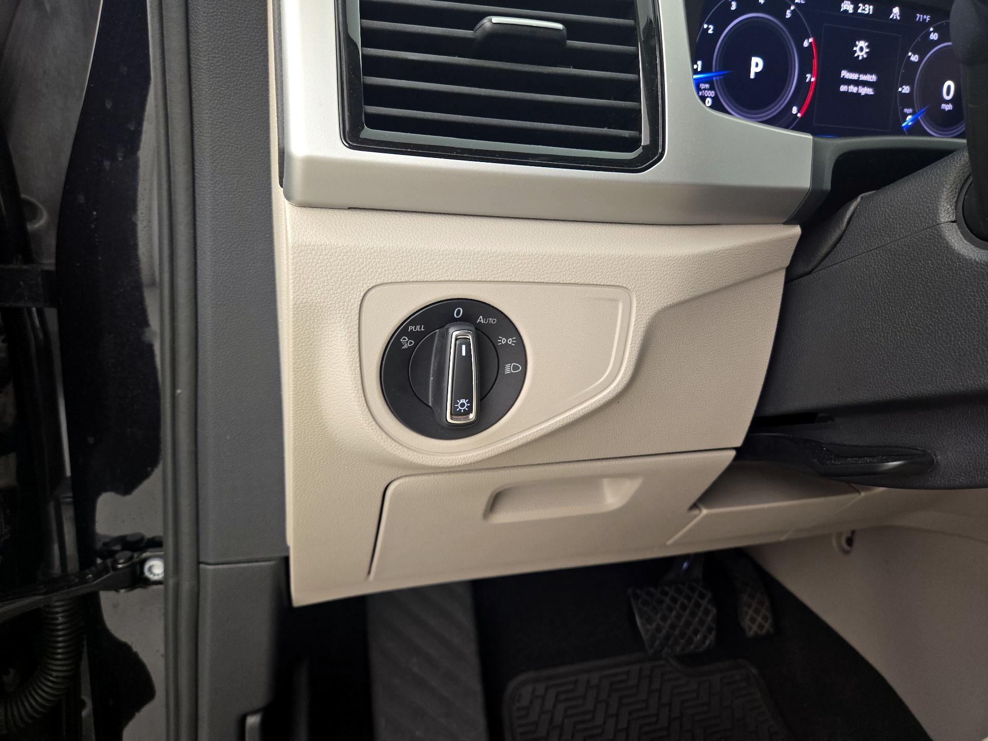 Thumbnail: 2022 Volkswagen Atlas - 13