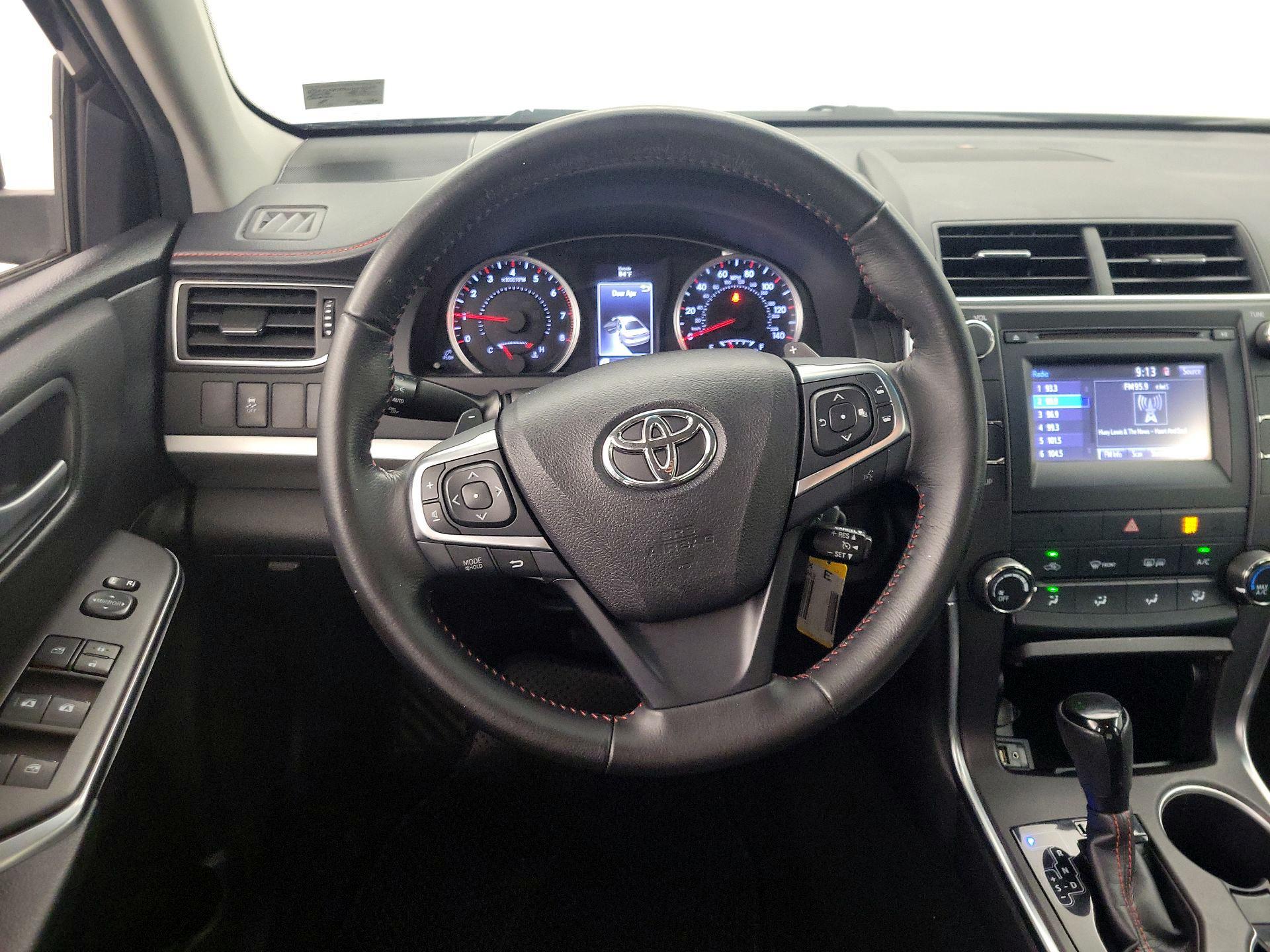 Thumbnail: 2016 Toyota Camry - 10