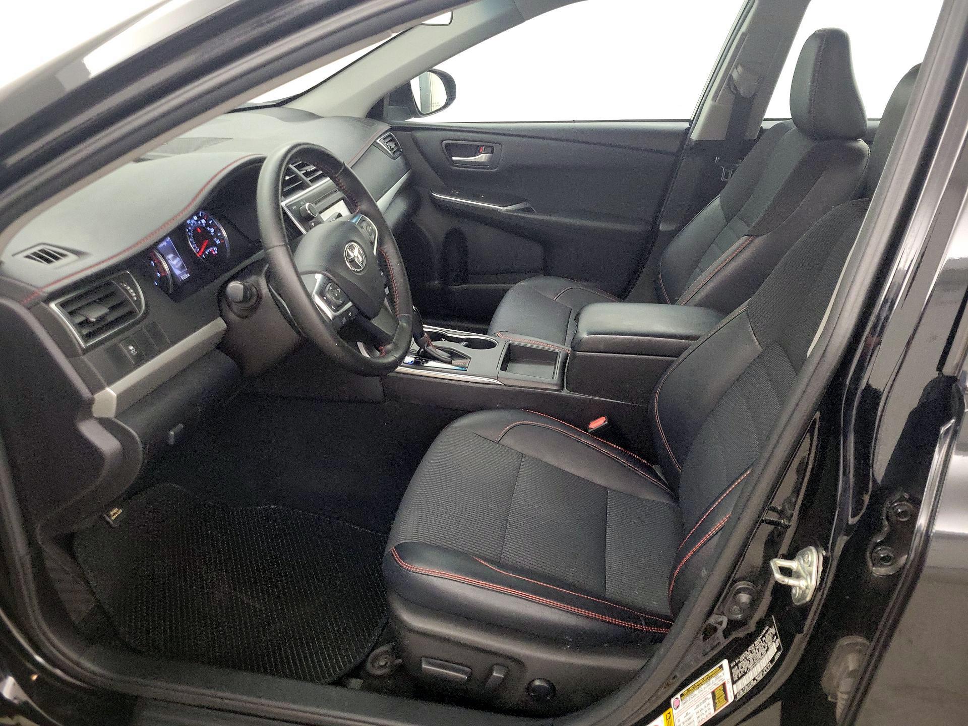Thumbnail: 2016 Toyota Camry - 11