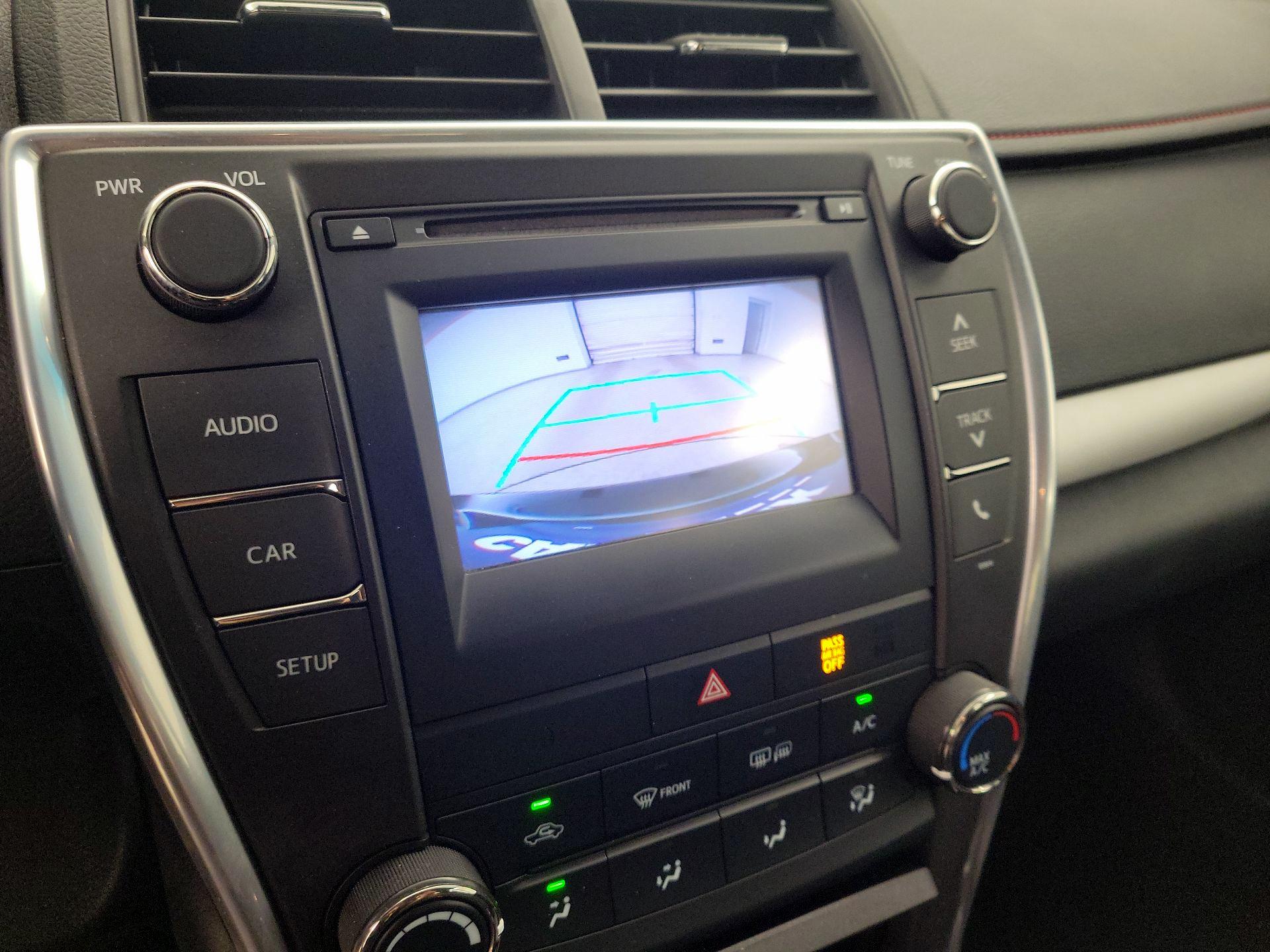 Thumbnail: 2016 Toyota Camry - 14