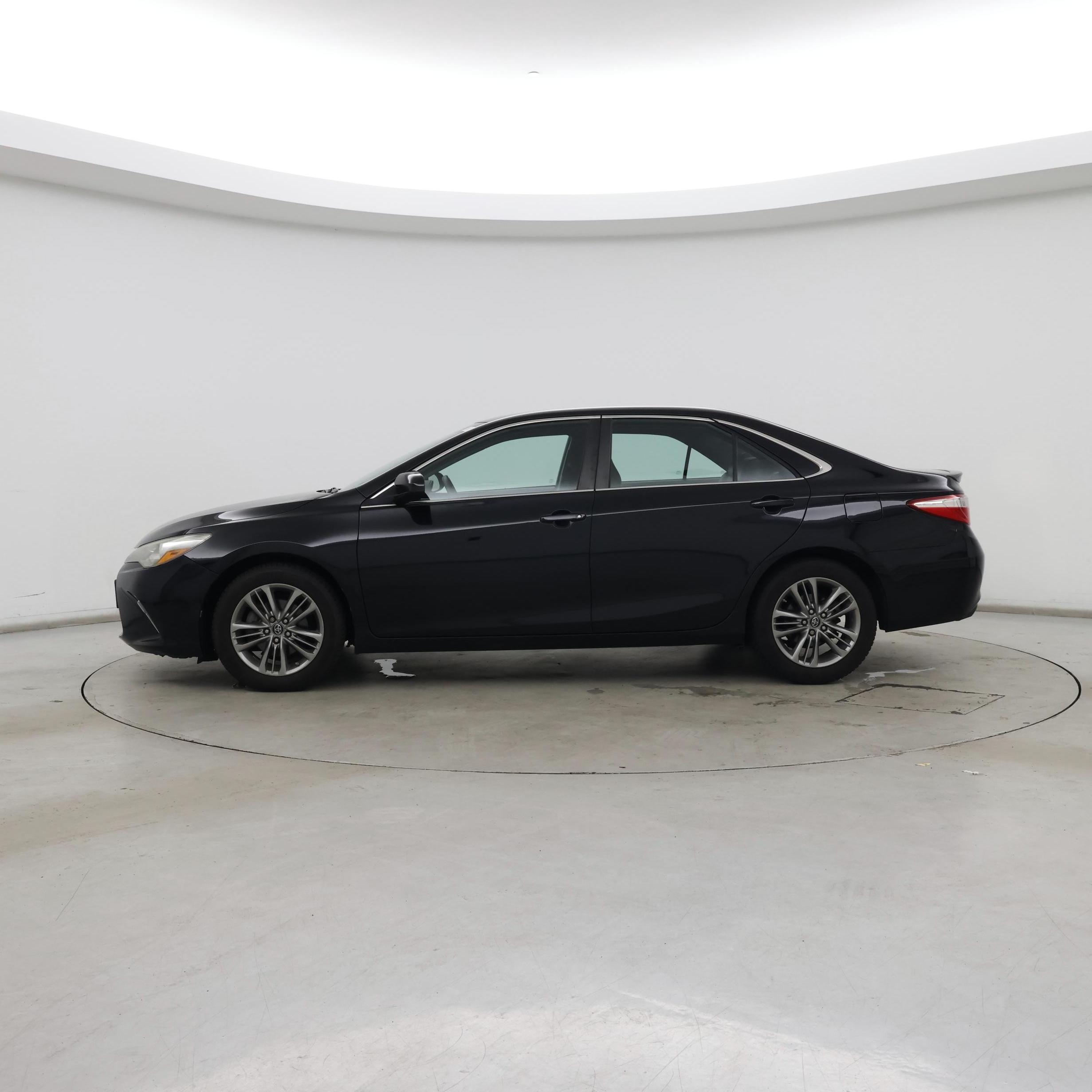 Thumbnail: 2016 Toyota Camry - 3