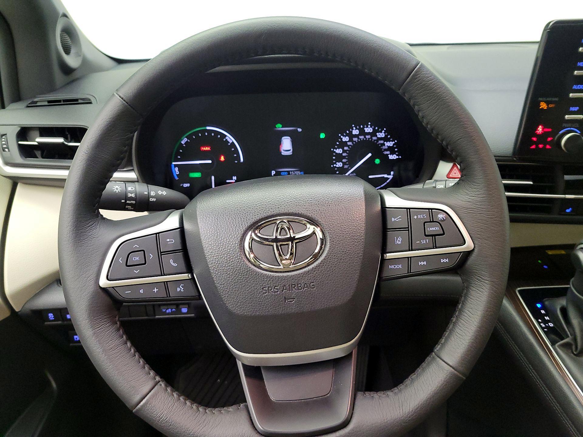 Thumbnail: 2023 Toyota Sienna - 10