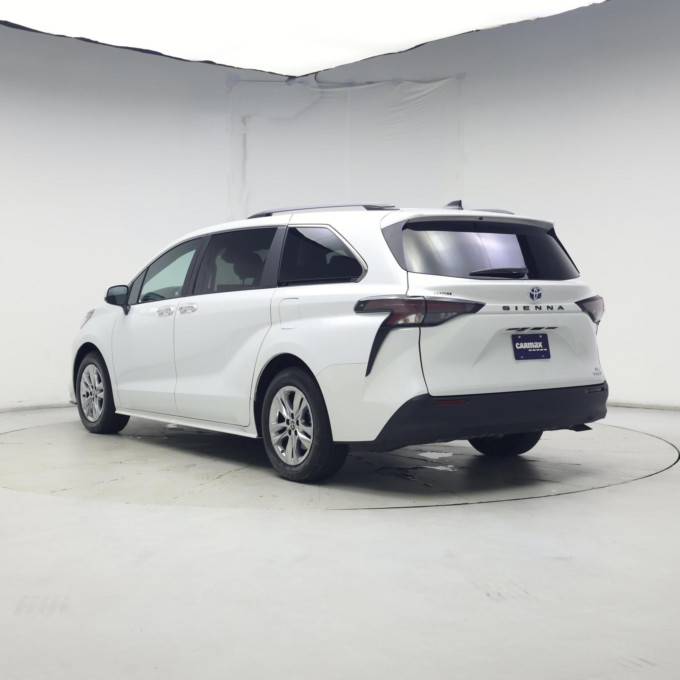 Thumbnail: 2023 Toyota Sienna - 2