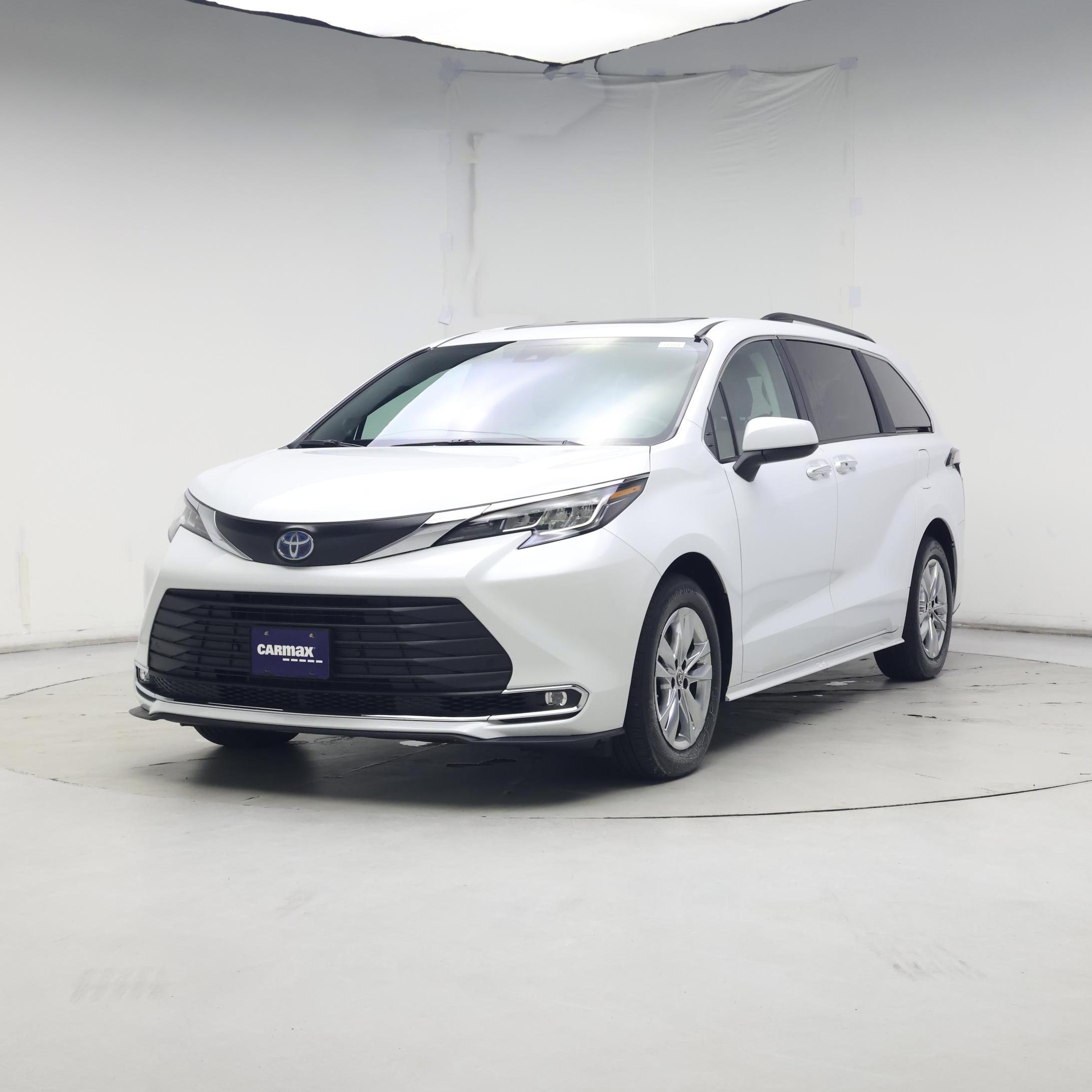 Thumbnail: 2023 Toyota Sienna - 4