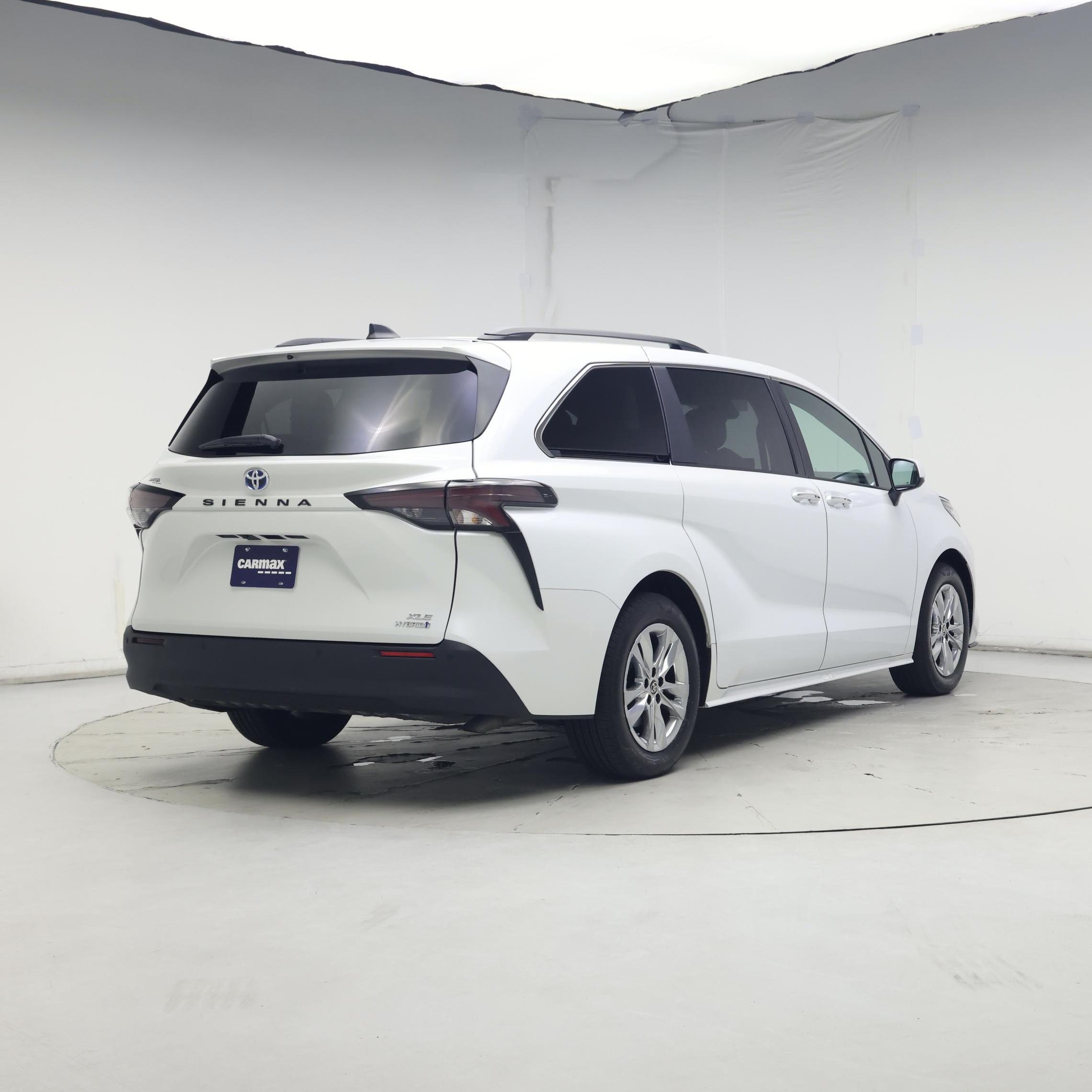 Thumbnail: 2023 Toyota Sienna - 8