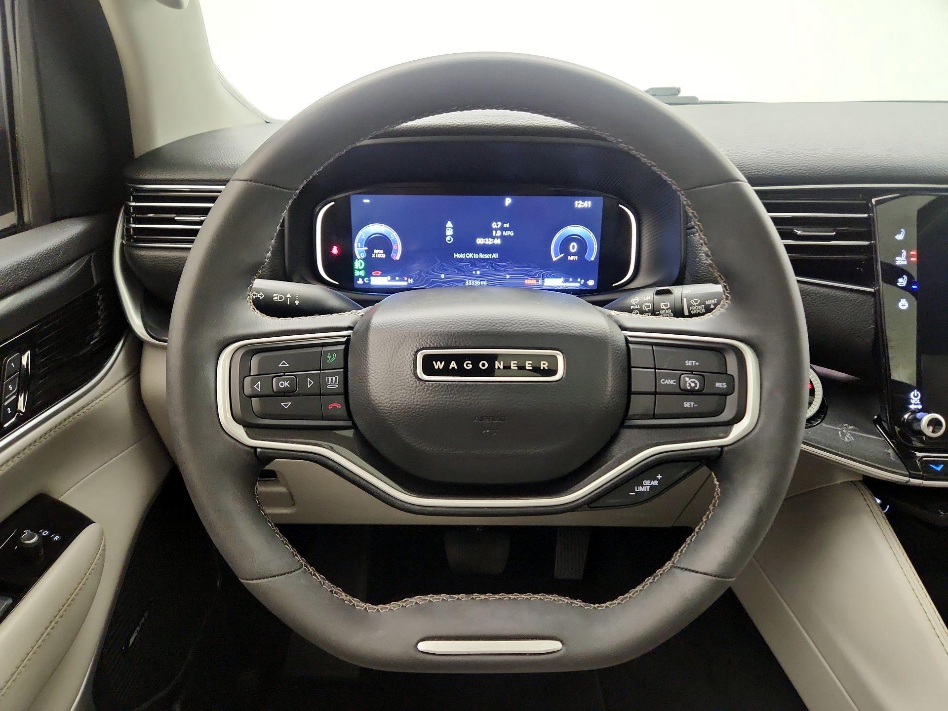 Thumbnail: 2022 Jeep Wagoneer - 10