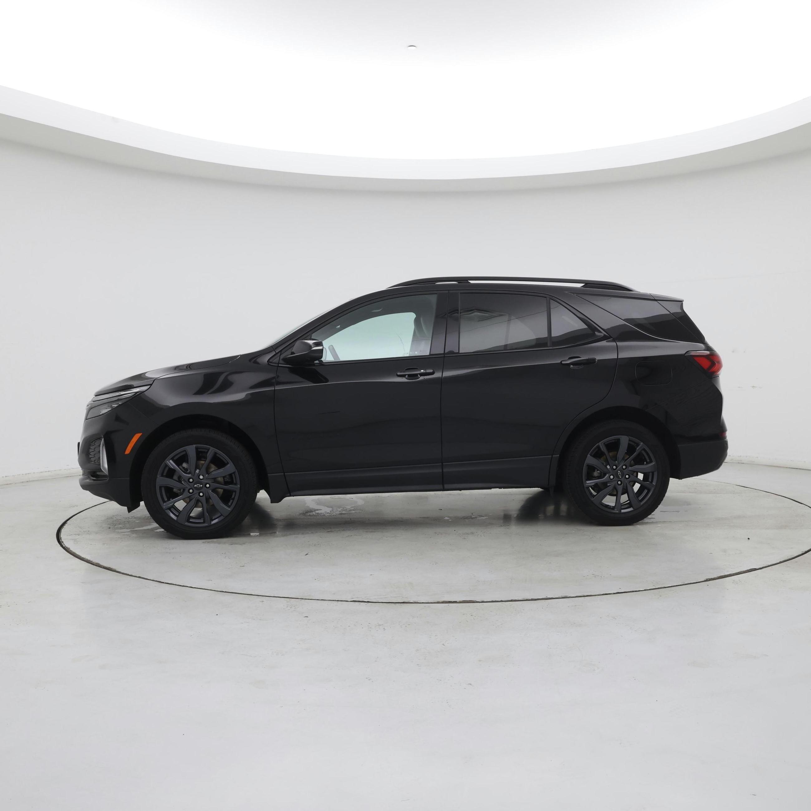 Thumbnail: 2022 Chevrolet Equinox - 3
