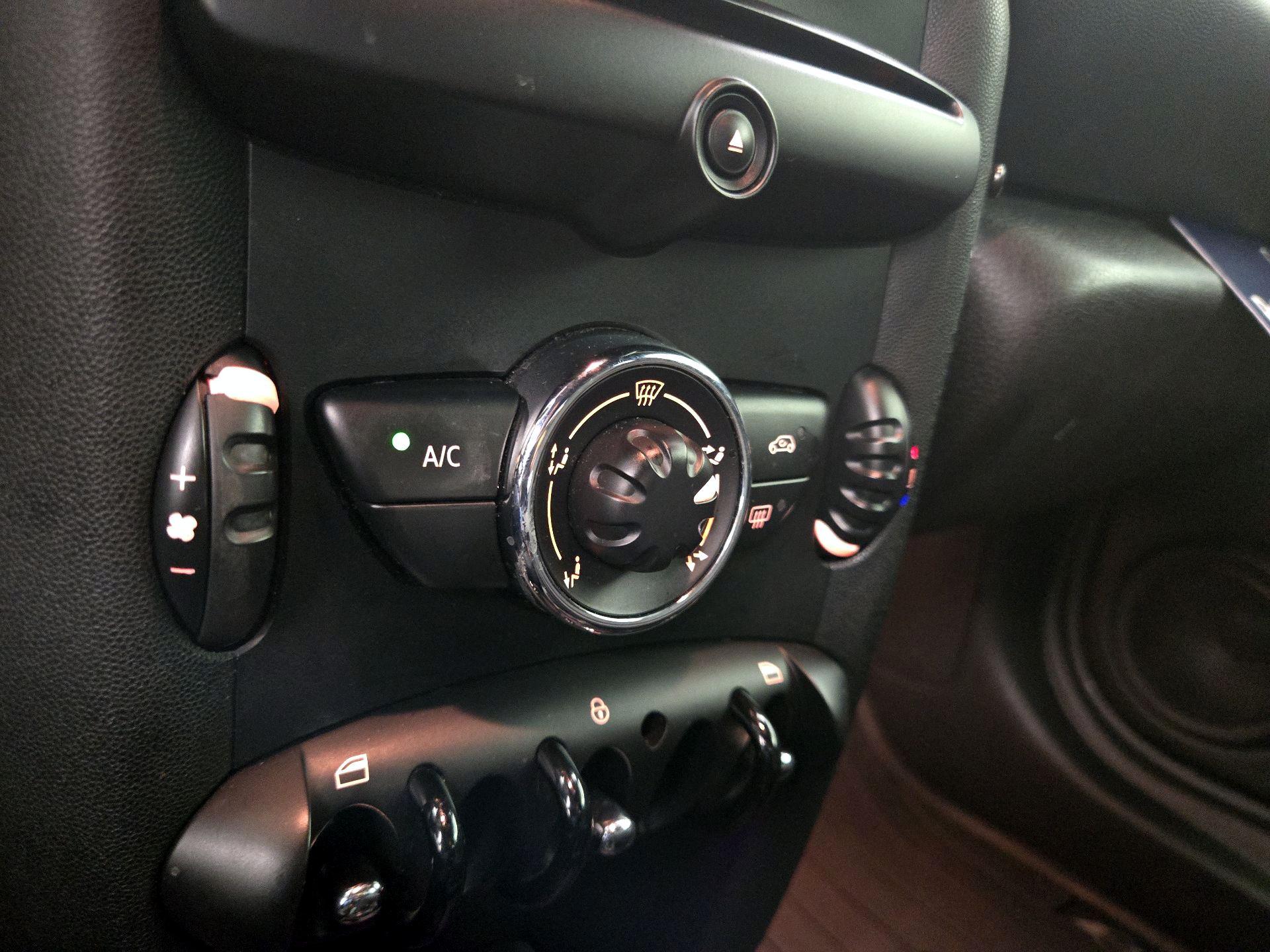 Thumbnail: 2014 MINI Cooper Coupe - 14