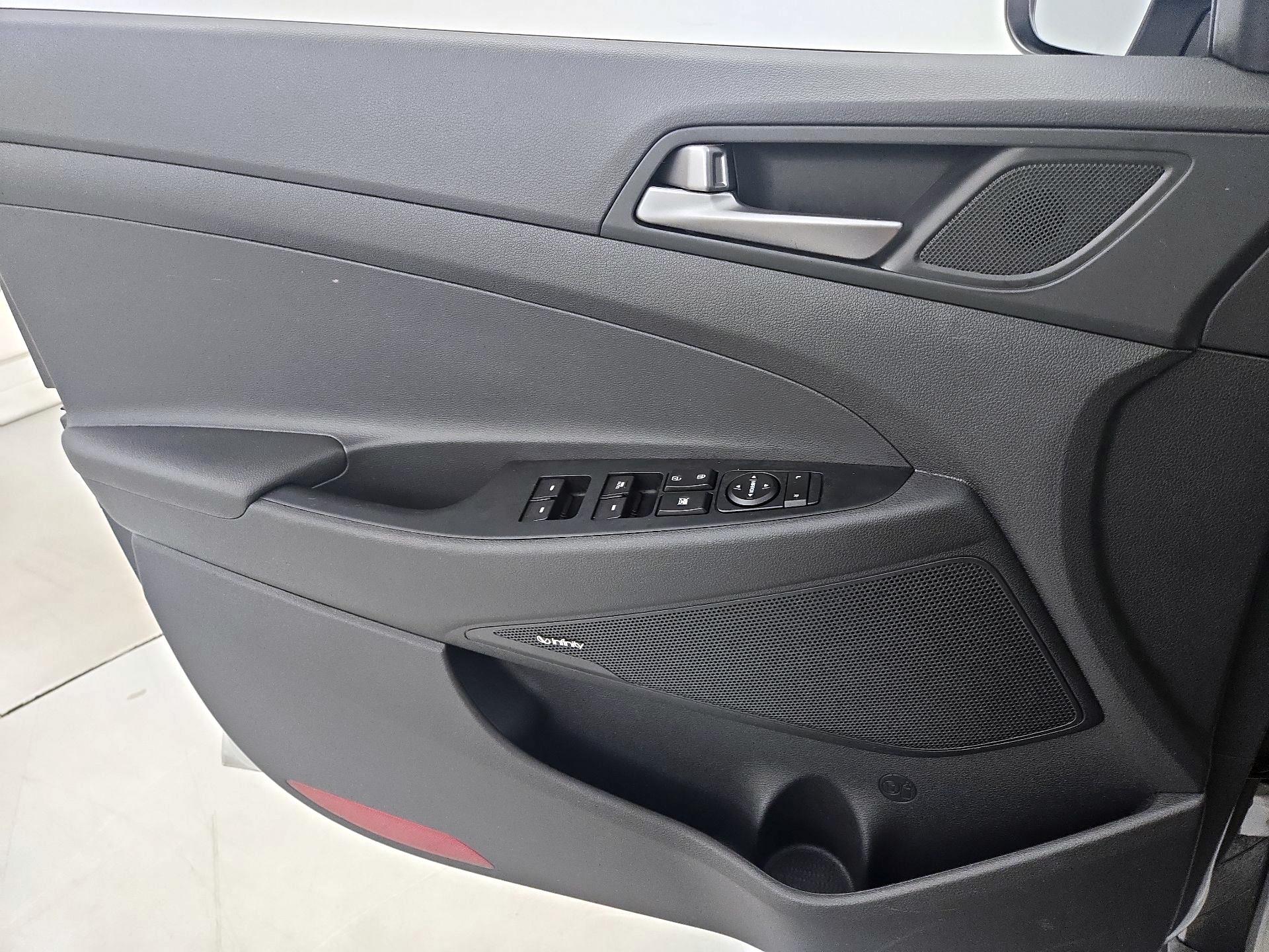 Thumbnail: 2017 Hyundai Tucson - 12