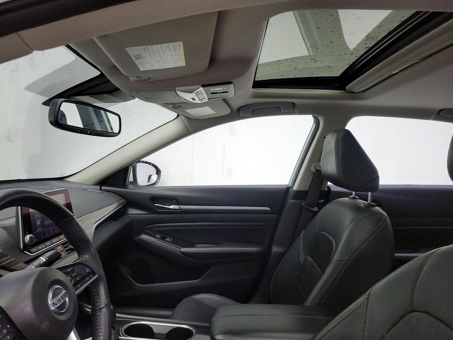 Thumbnail: 2020 Nissan Altima - 20