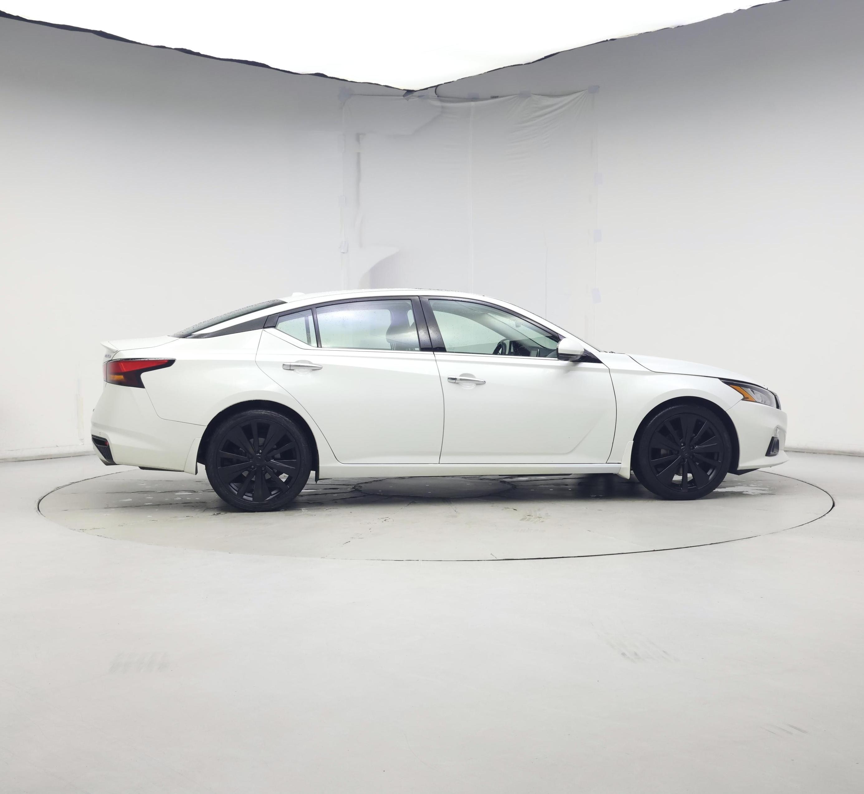 Thumbnail: 2020 Nissan Altima - 7