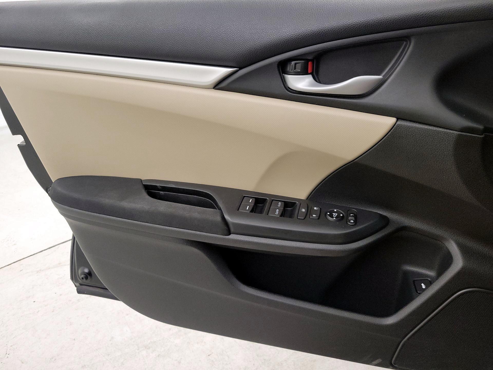 Thumbnail: 2016 Honda Civic - 12