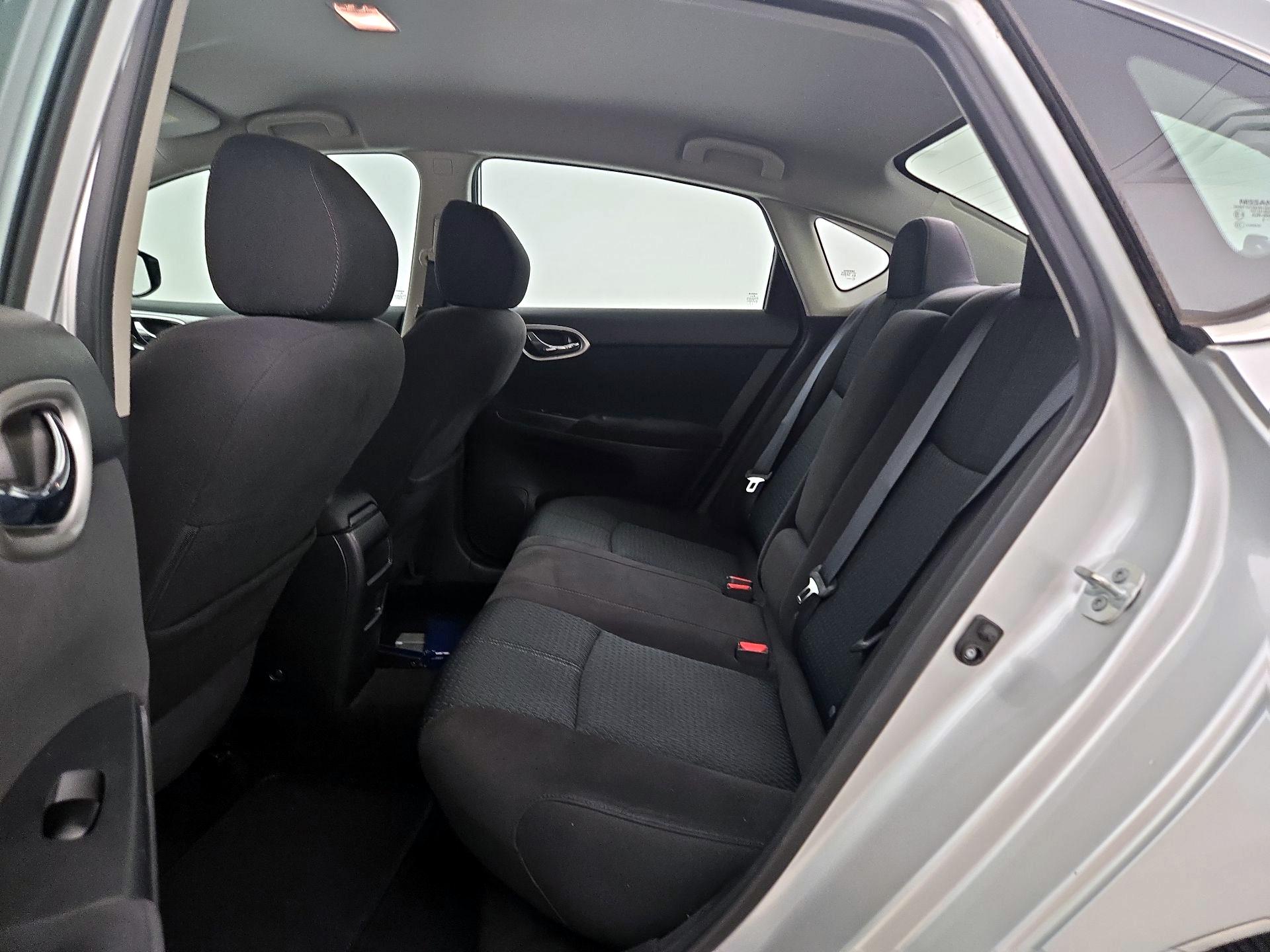 Thumbnail: 2015 Nissan Sentra - 20