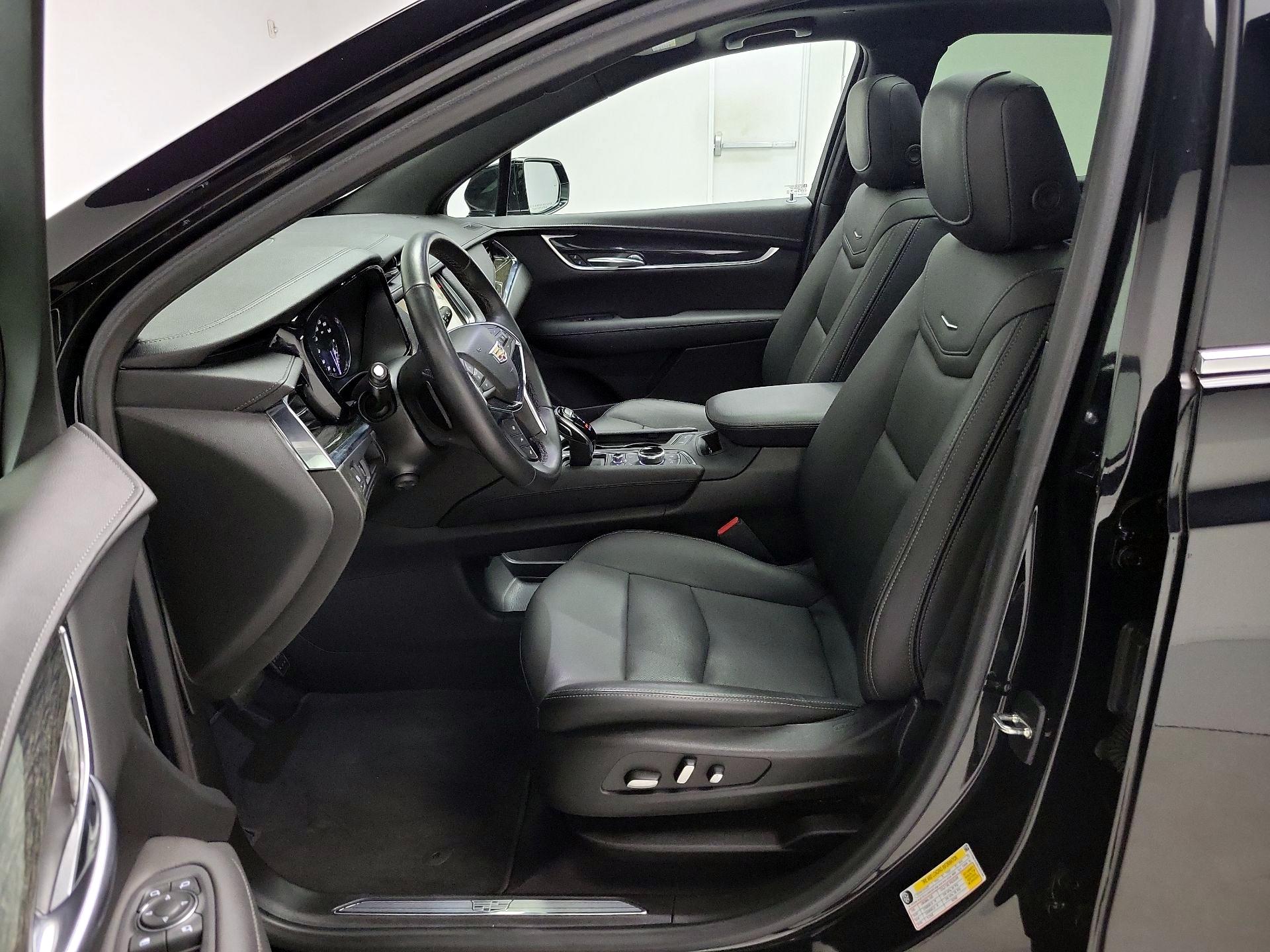 Thumbnail: 2022 Cadillac XT5 - 11