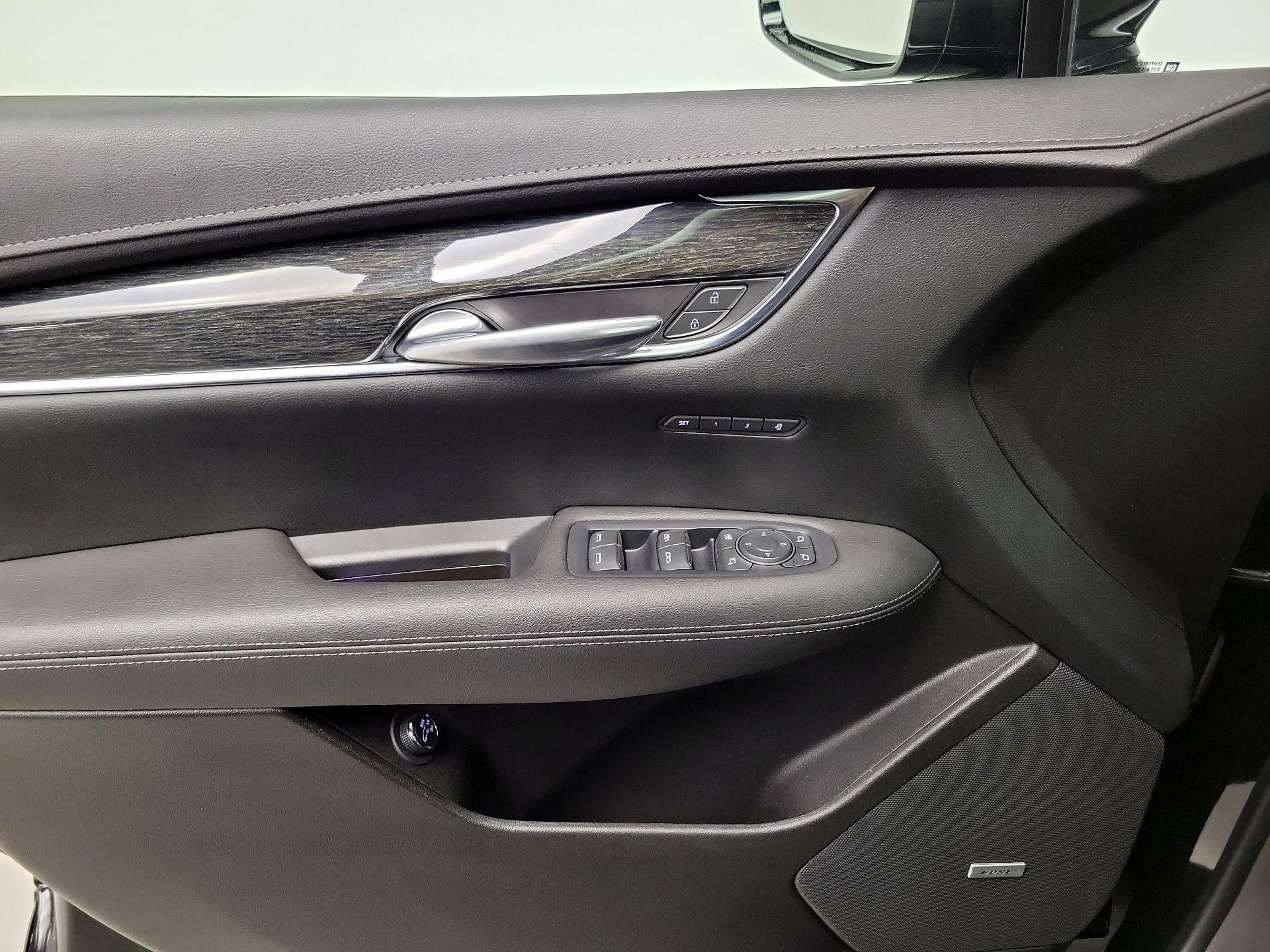 Thumbnail: 2022 Cadillac XT5 - 12