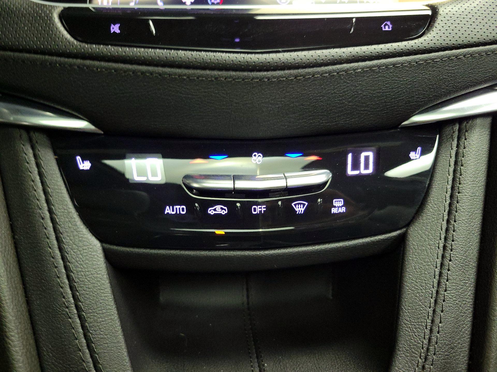 Thumbnail: 2022 Cadillac XT5 - 16