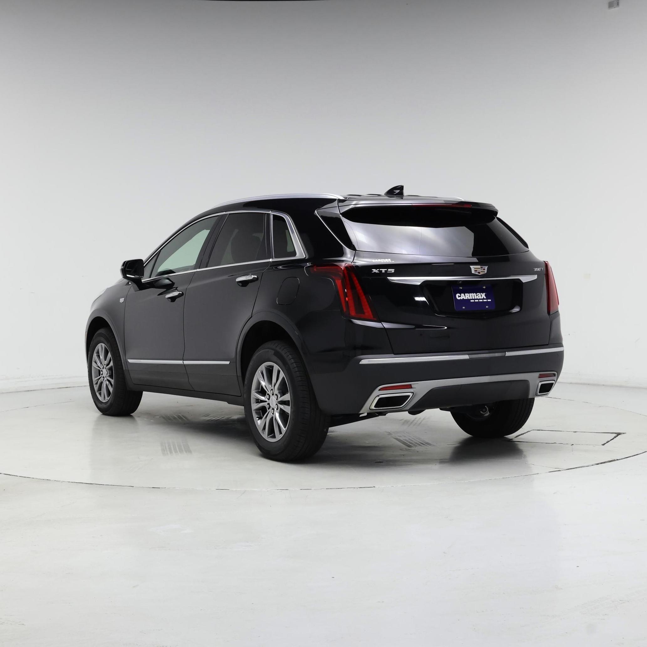 Thumbnail: 2022 Cadillac XT5 - 2