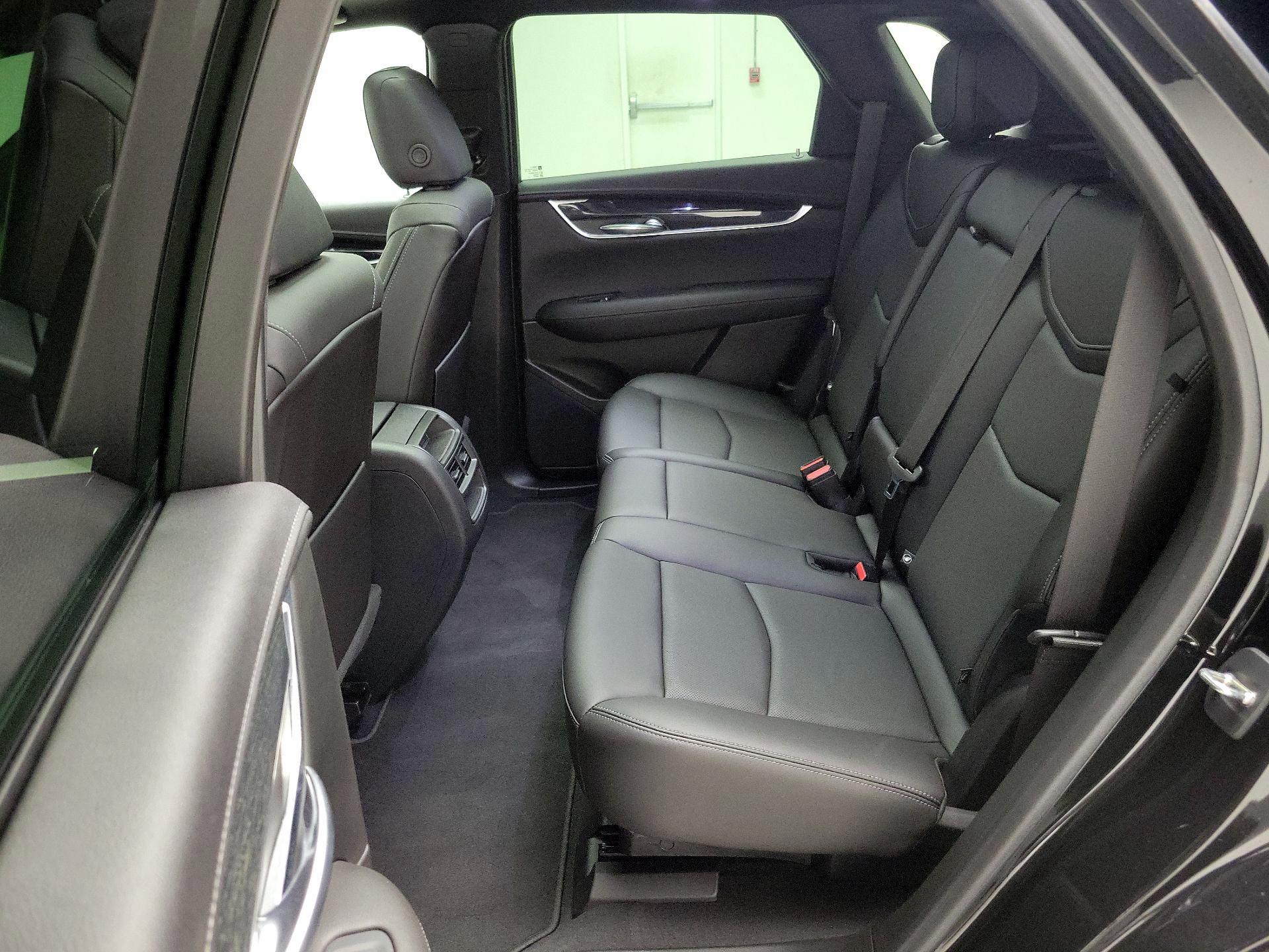 Thumbnail: 2022 Cadillac XT5 - 19