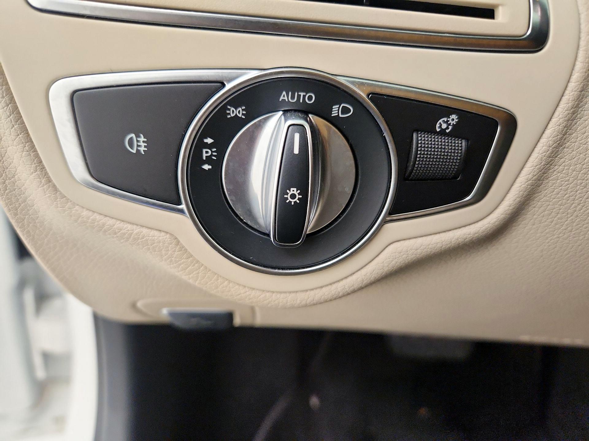 Thumbnail: 2021 Mercedes-Benz C-Class - 13