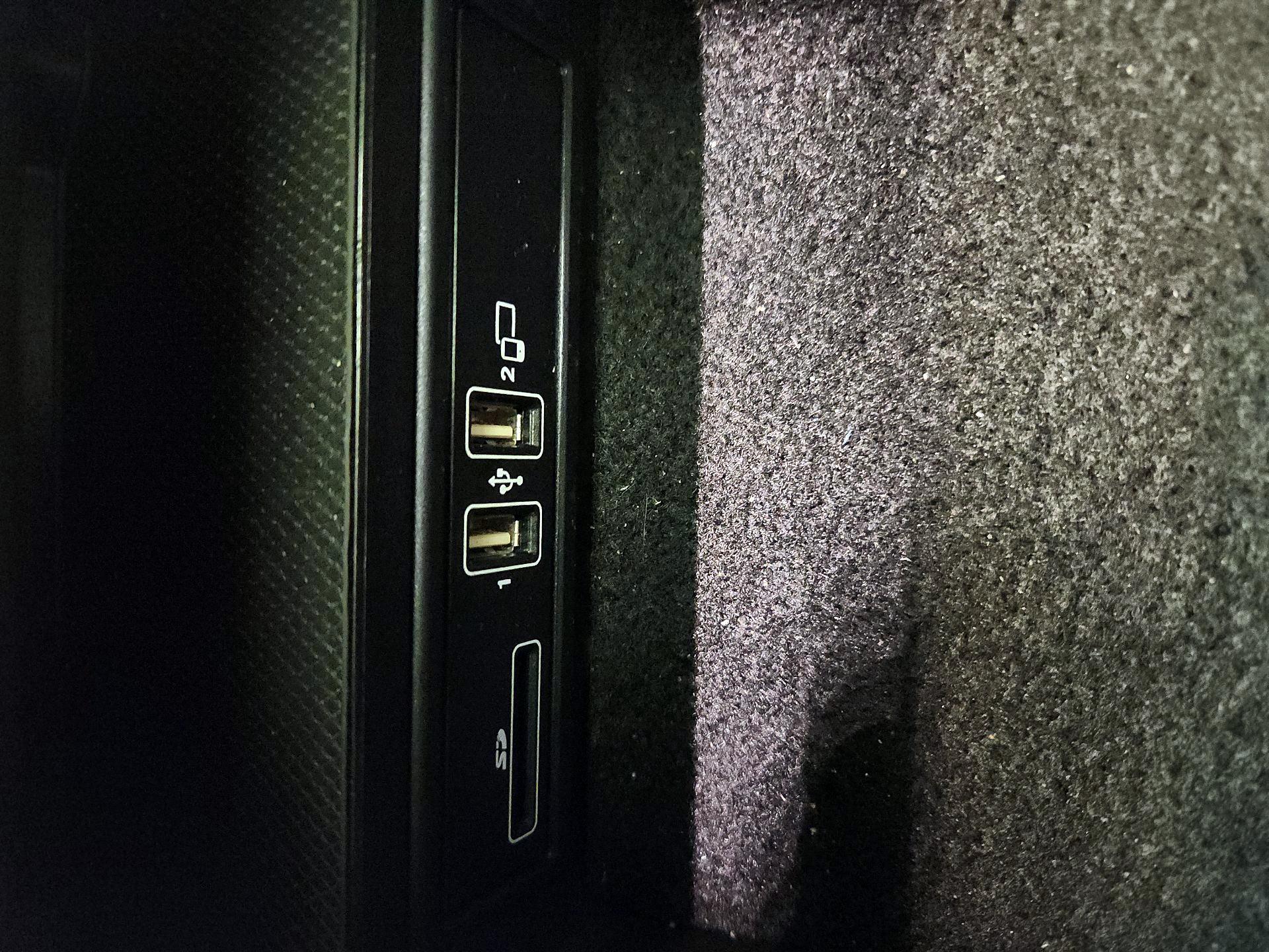 Thumbnail: 2021 Mercedes-Benz C-Class - 18