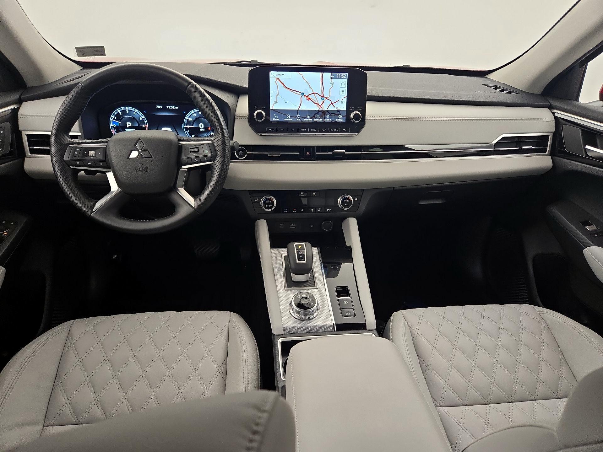 Thumbnail: 2022 Mitsubishi Outlander - 9