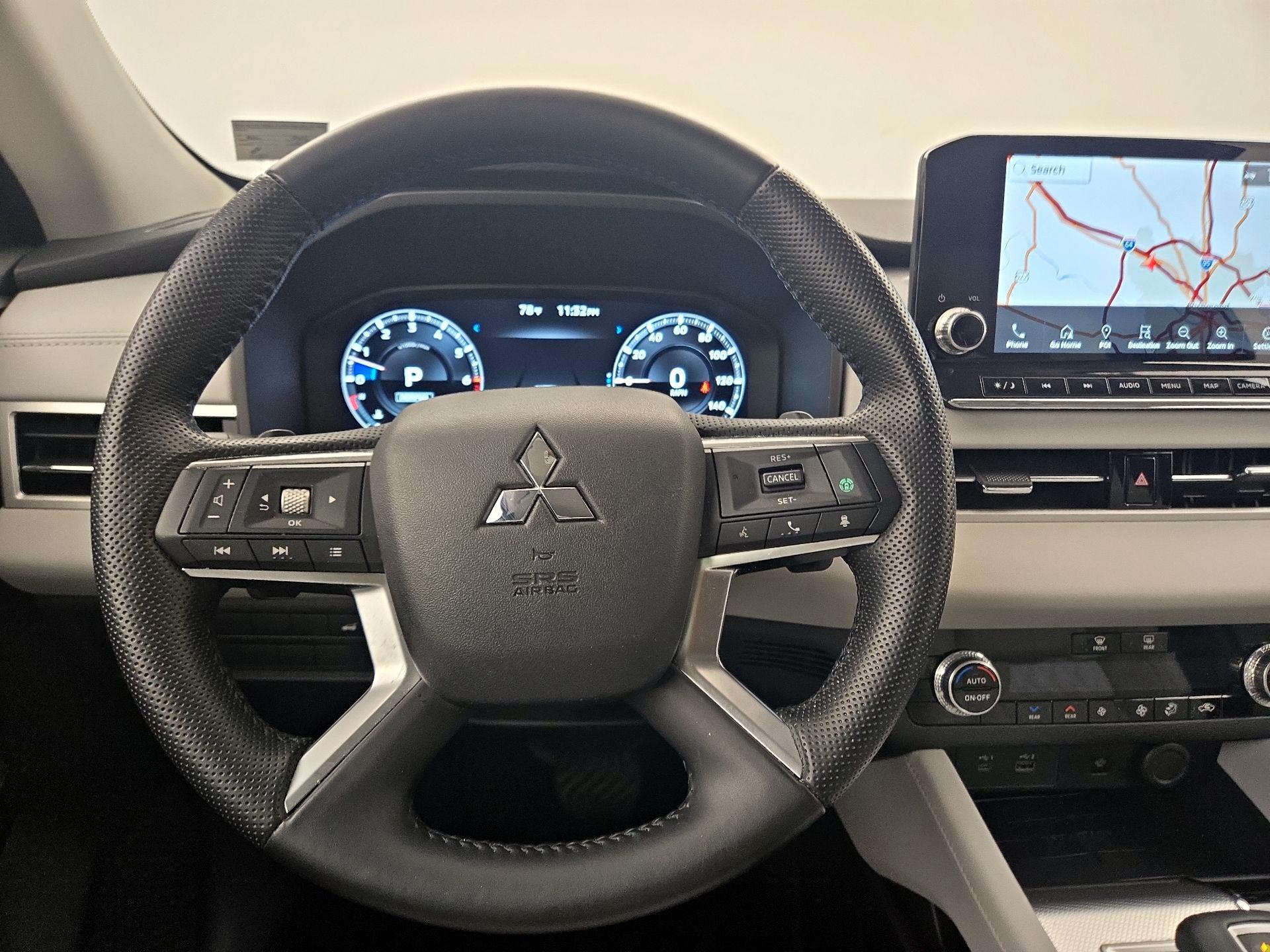 Thumbnail: 2022 Mitsubishi Outlander - 10