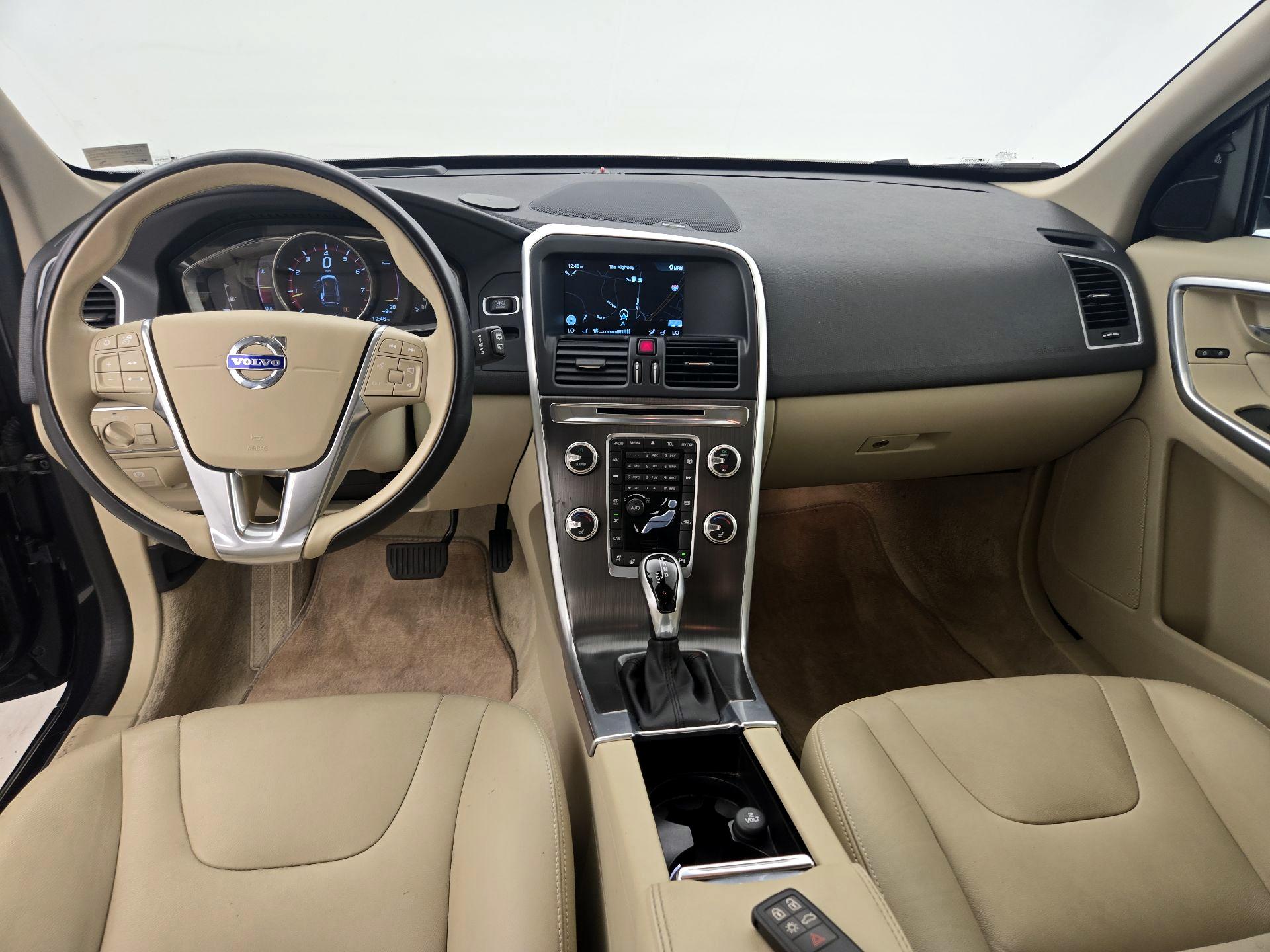 Thumbnail: 2016 Volvo XC60 - 9