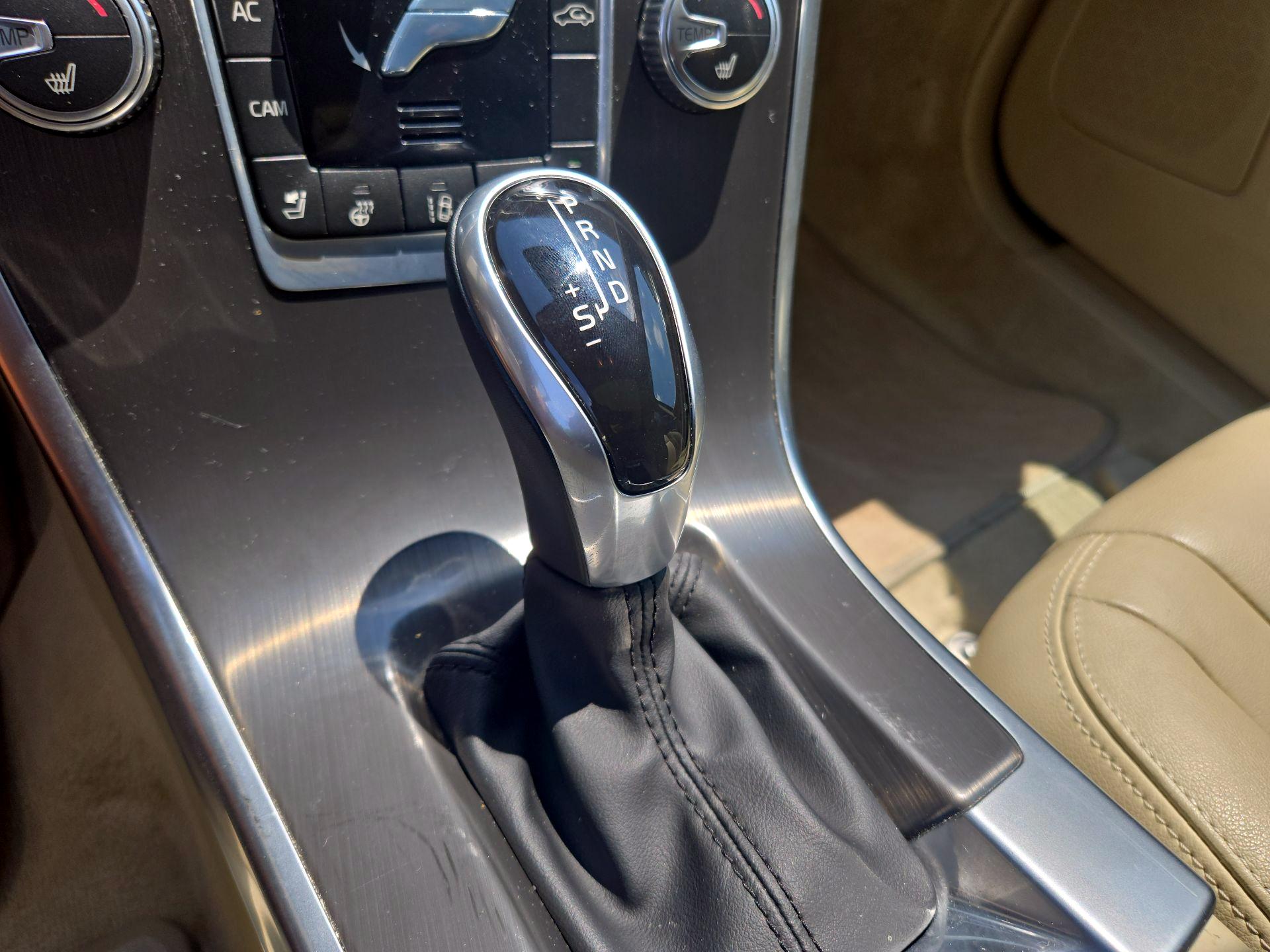 Thumbnail: 2016 Volvo XC60 - 18