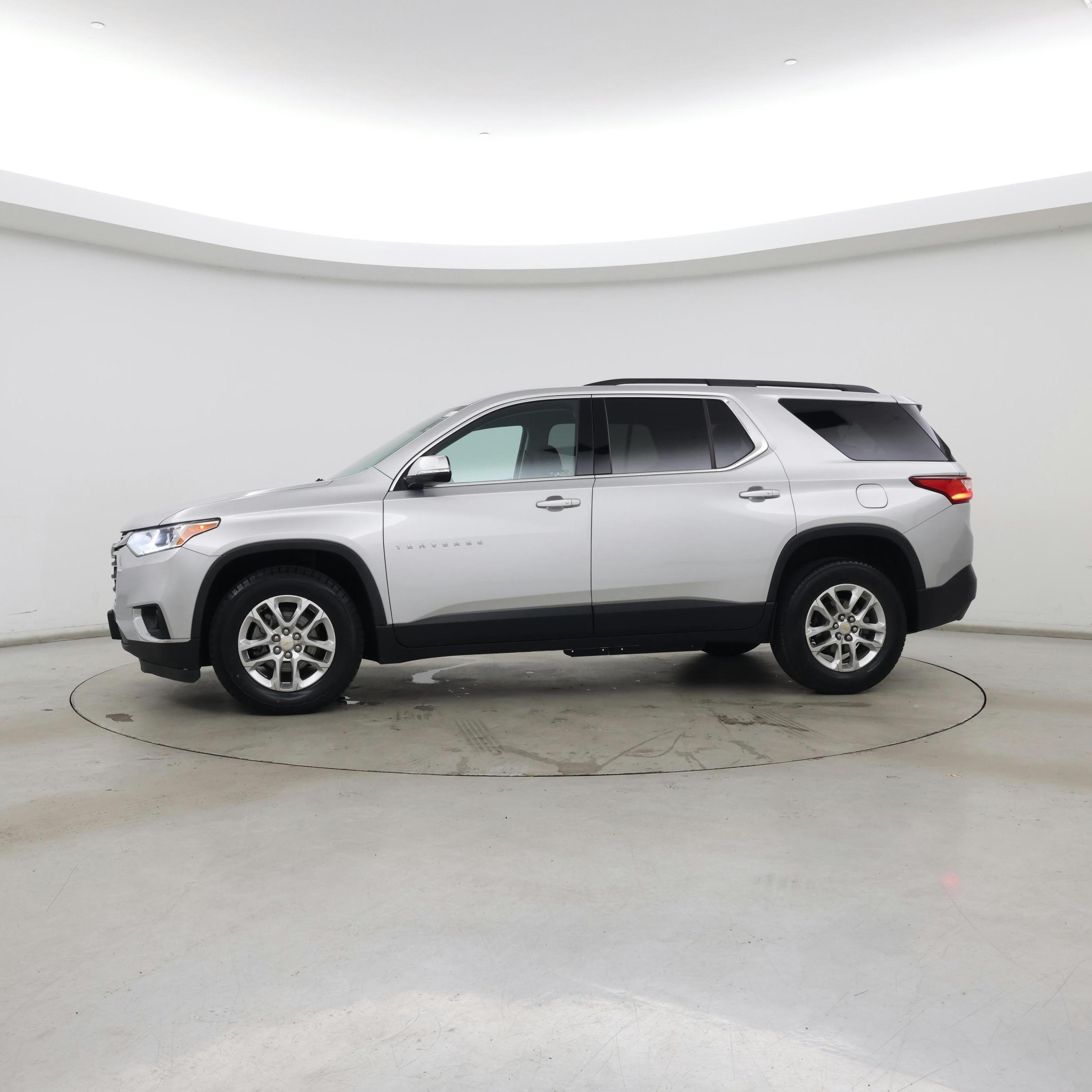 Thumbnail: 2019 Chevrolet Traverse - 3