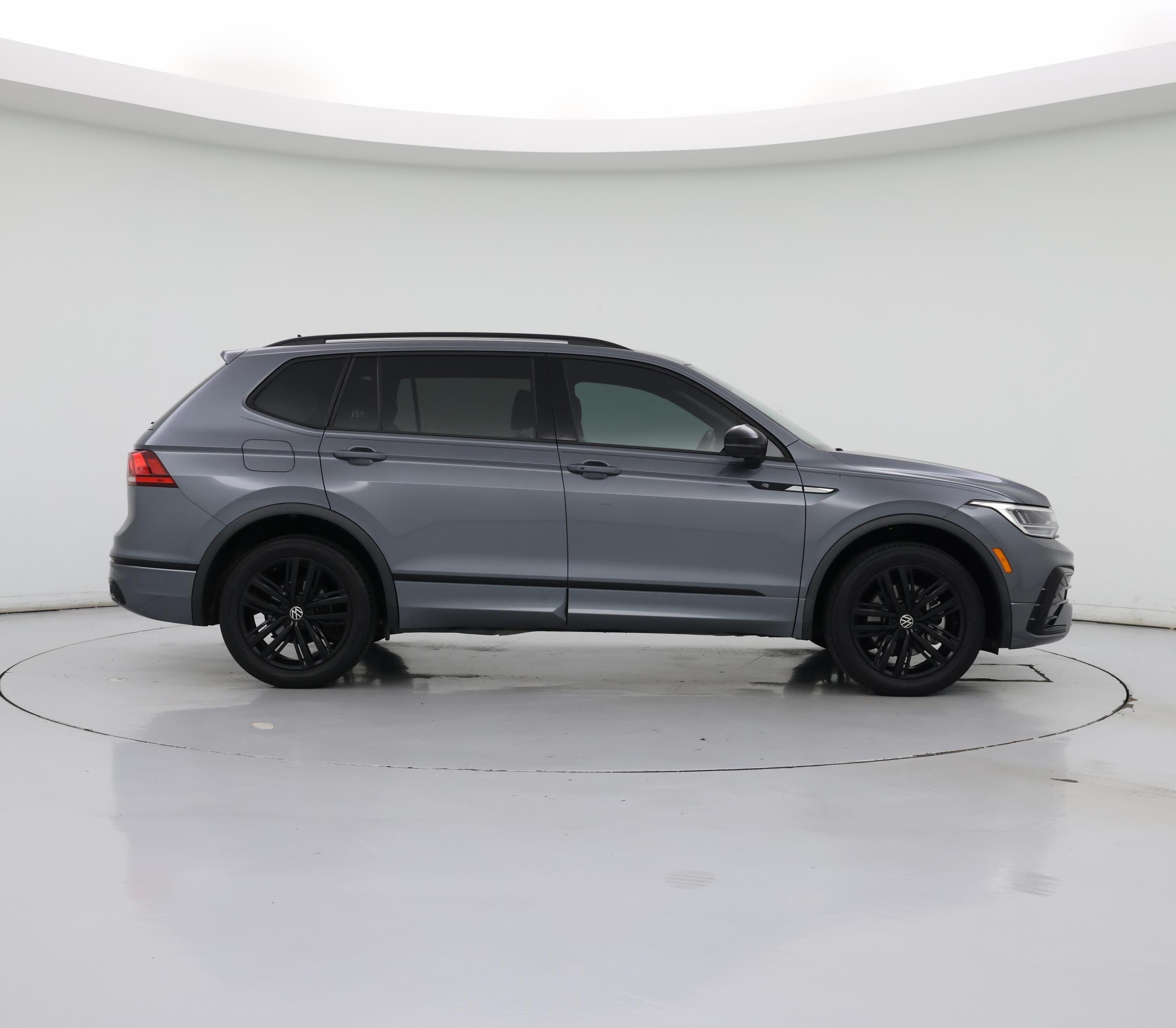 Thumbnail: 2022 Volkswagen Tiguan - 7