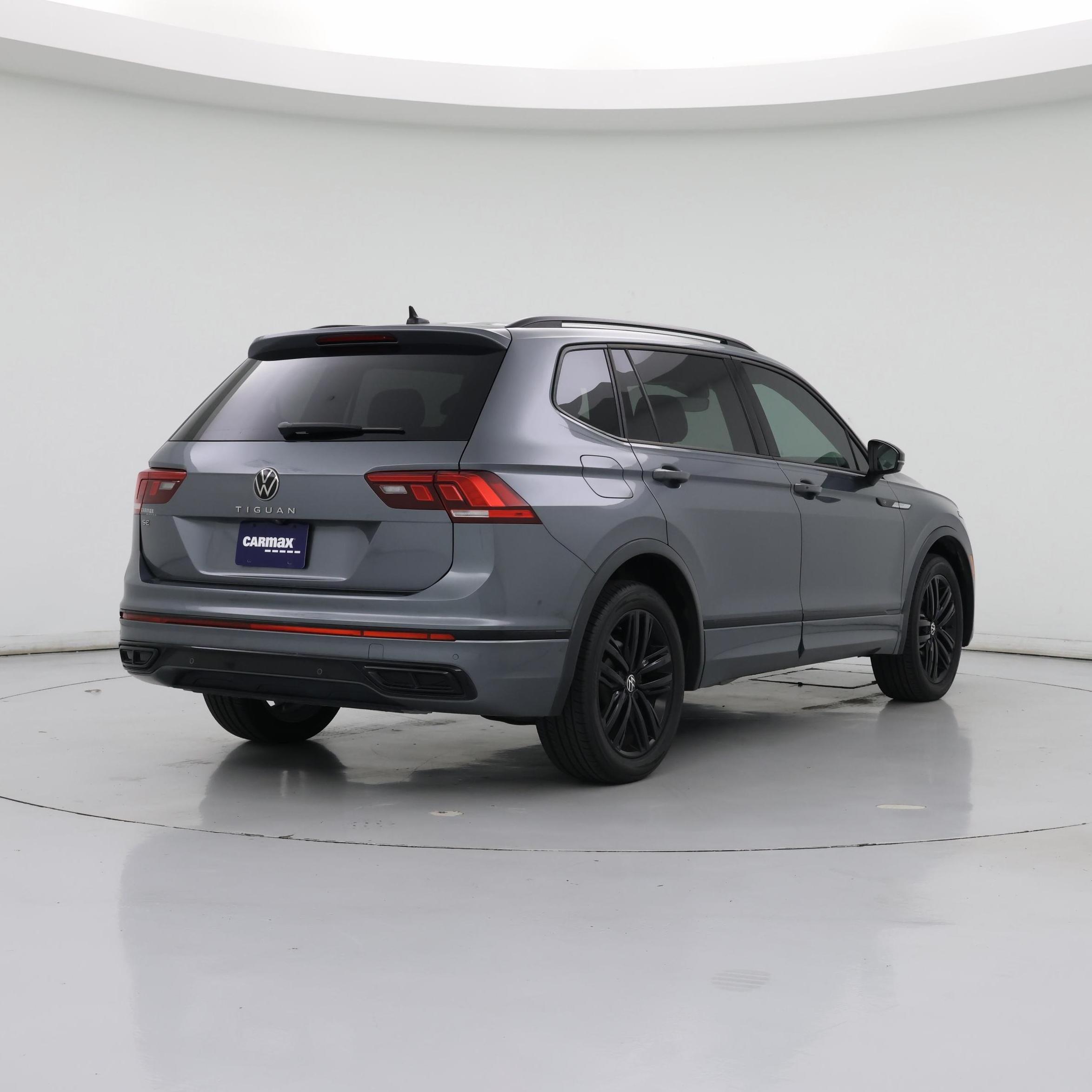 Thumbnail: 2022 Volkswagen Tiguan - 8