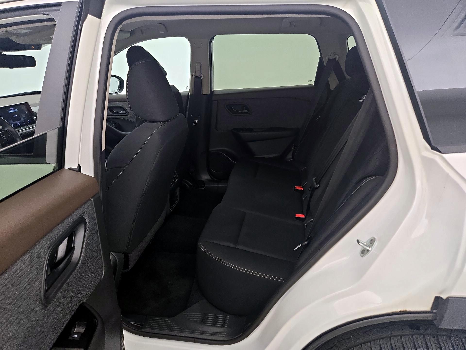 Thumbnail: 2023 Nissan Rogue - 19