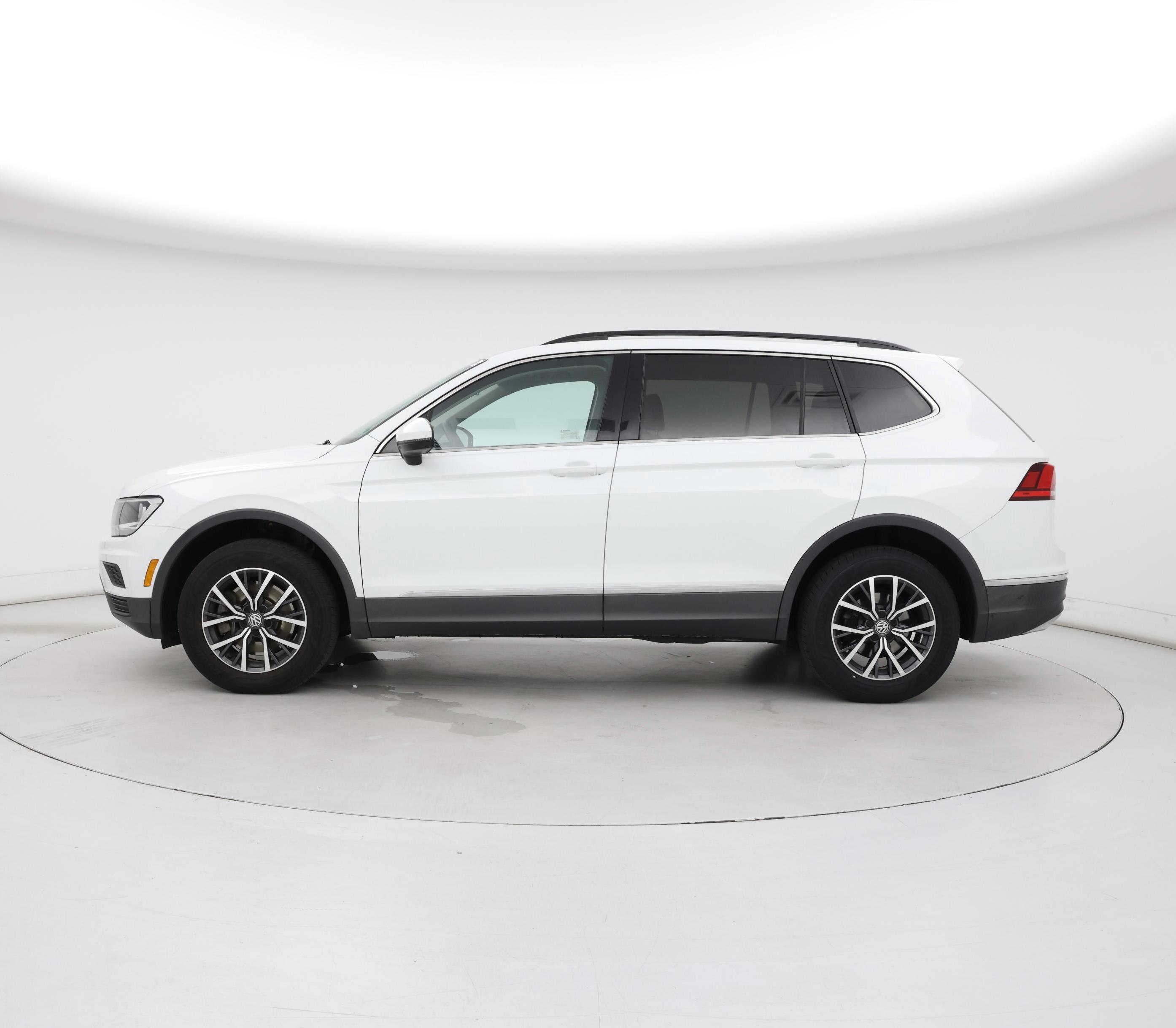 Thumbnail: 2020 Volkswagen Tiguan - 3