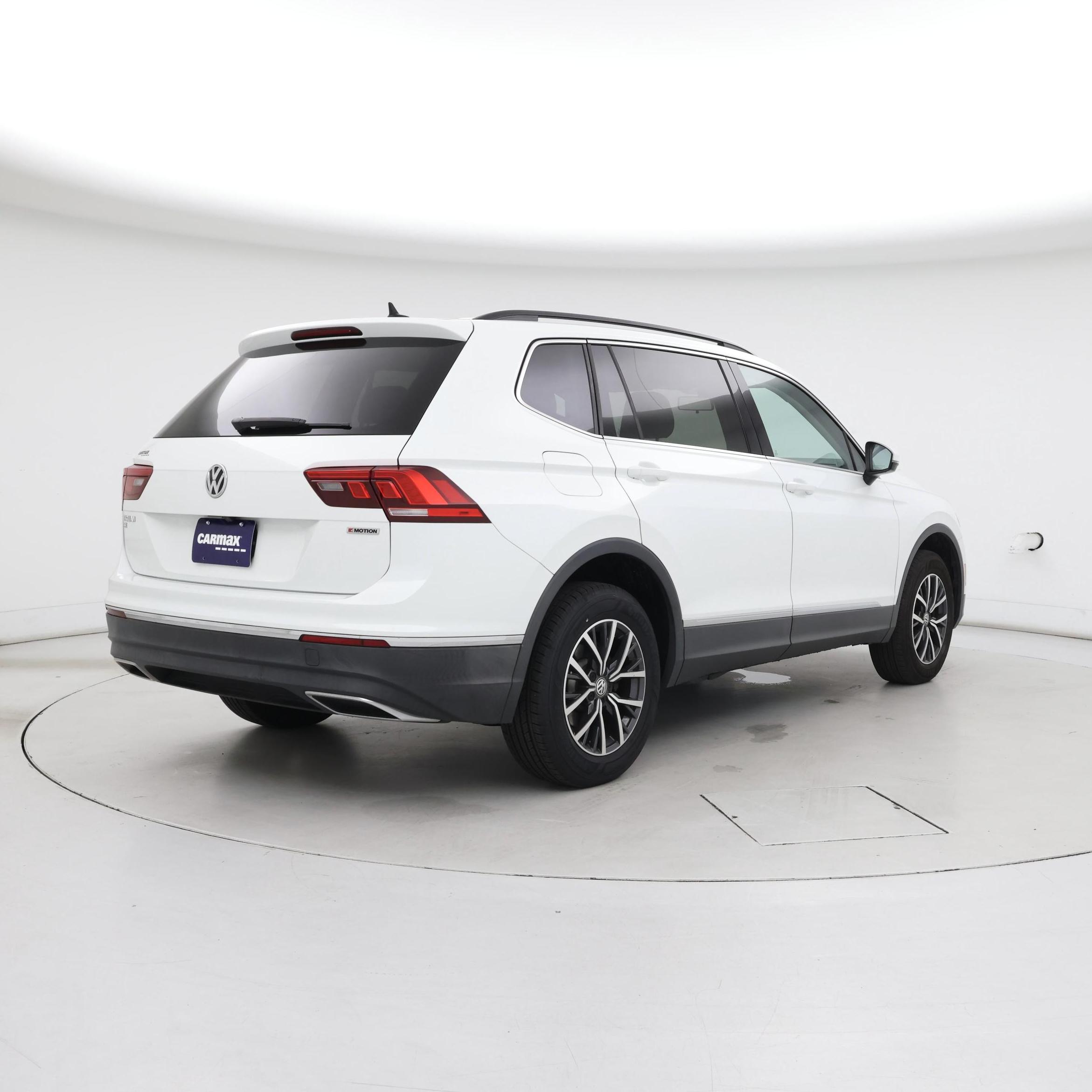 Thumbnail: 2020 Volkswagen Tiguan - 8