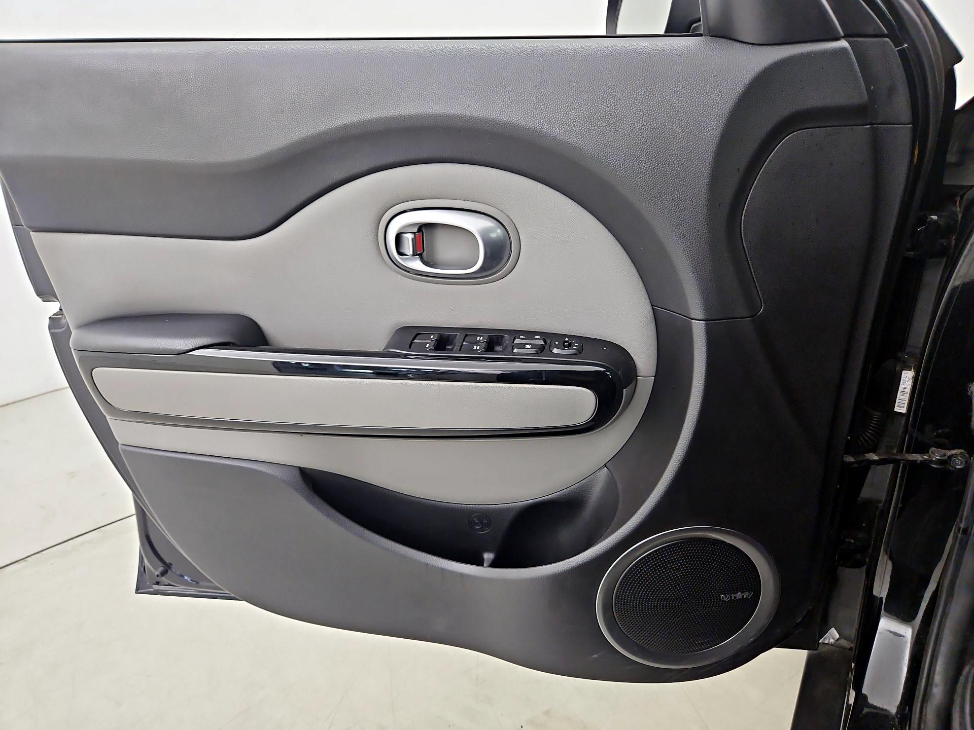 Thumbnail: 2016 Kia Soul - 12