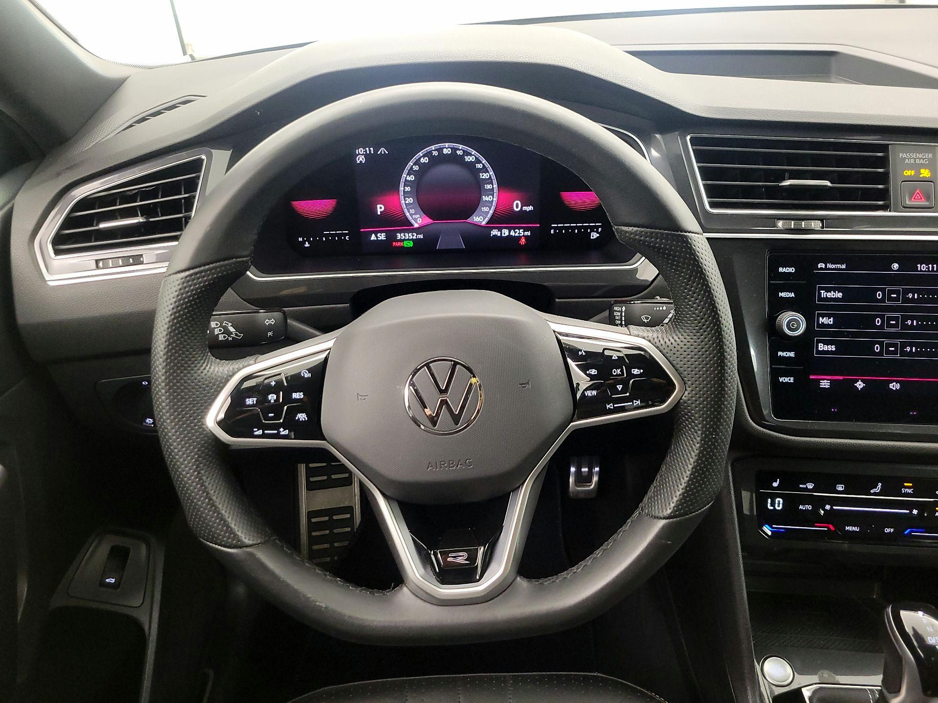 Thumbnail: 2022 Volkswagen Tiguan - 10