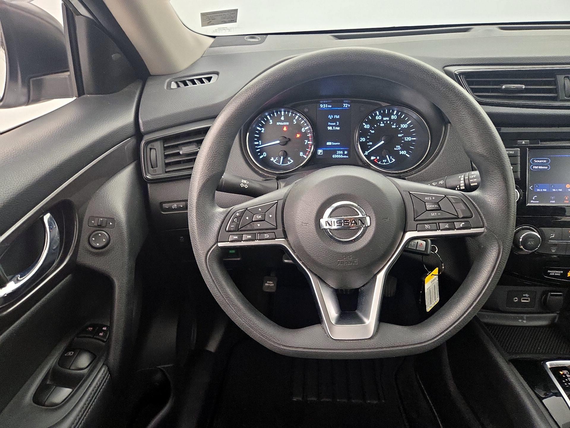 Thumbnail: 2018 Nissan Rogue - 10