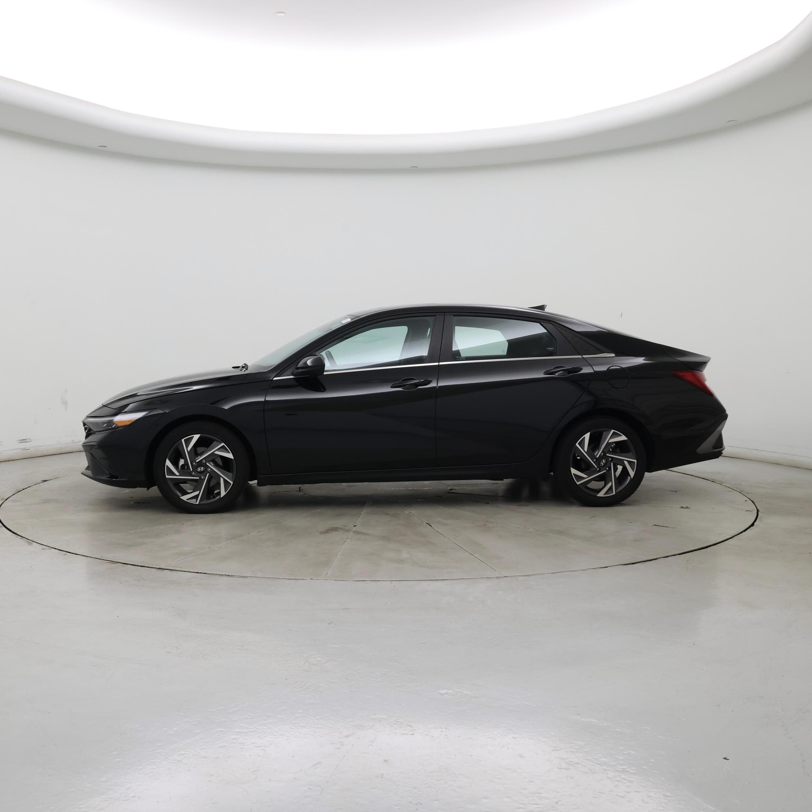 Thumbnail: 2024 Hyundai Elantra - 3