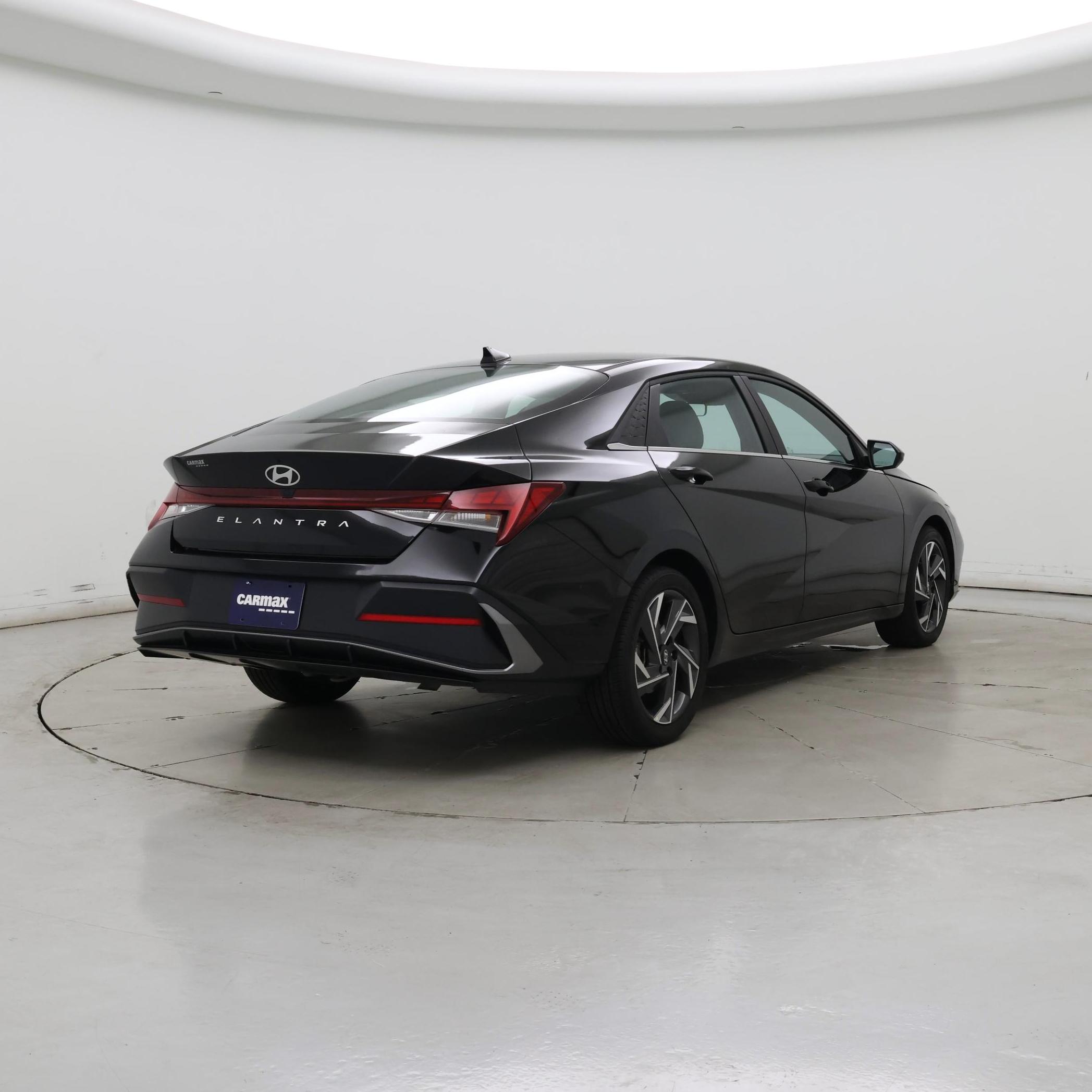 Thumbnail: 2024 Hyundai Elantra - 8