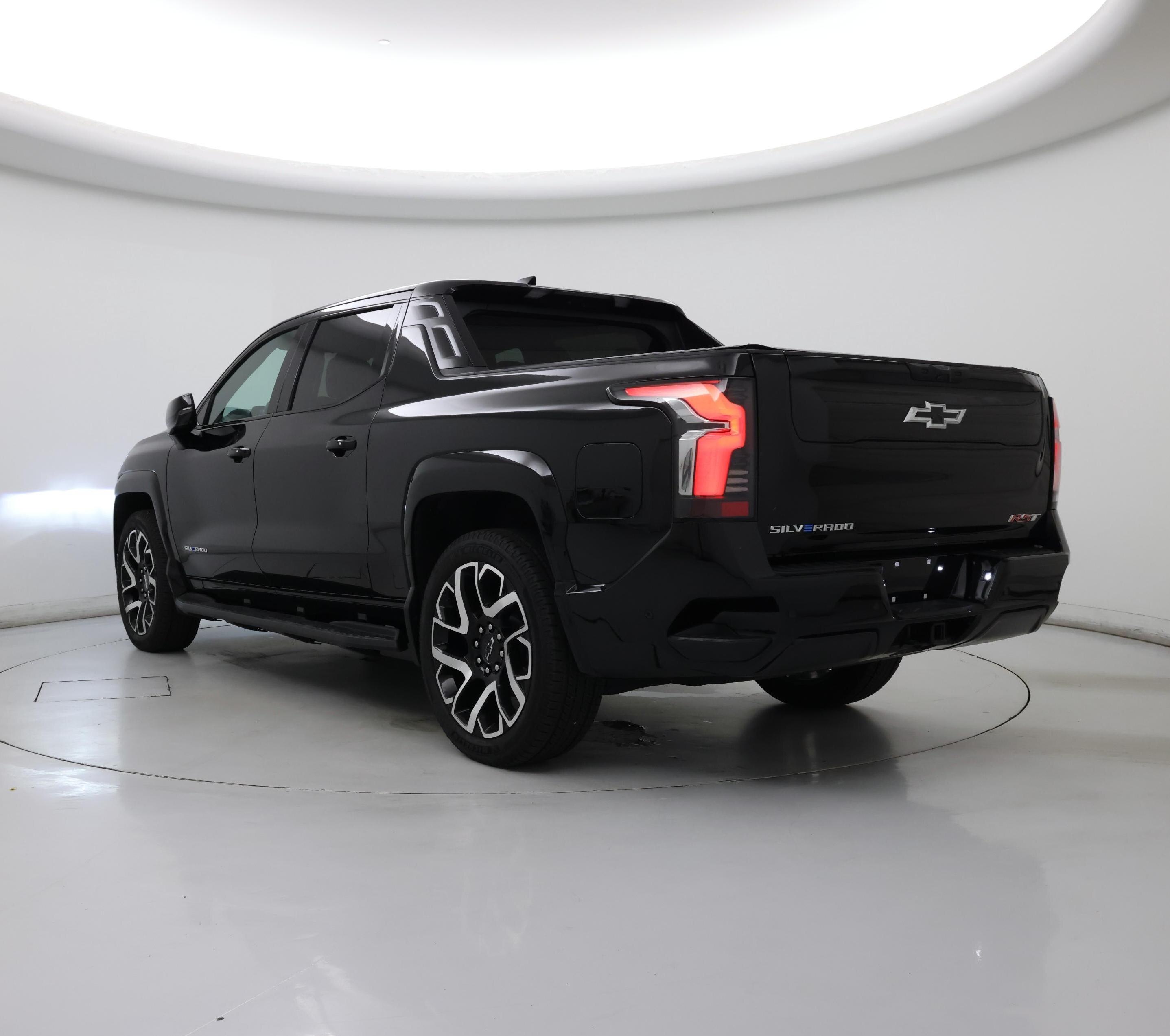 Thumbnail: 2024 Chevrolet Silverado EV - 2
