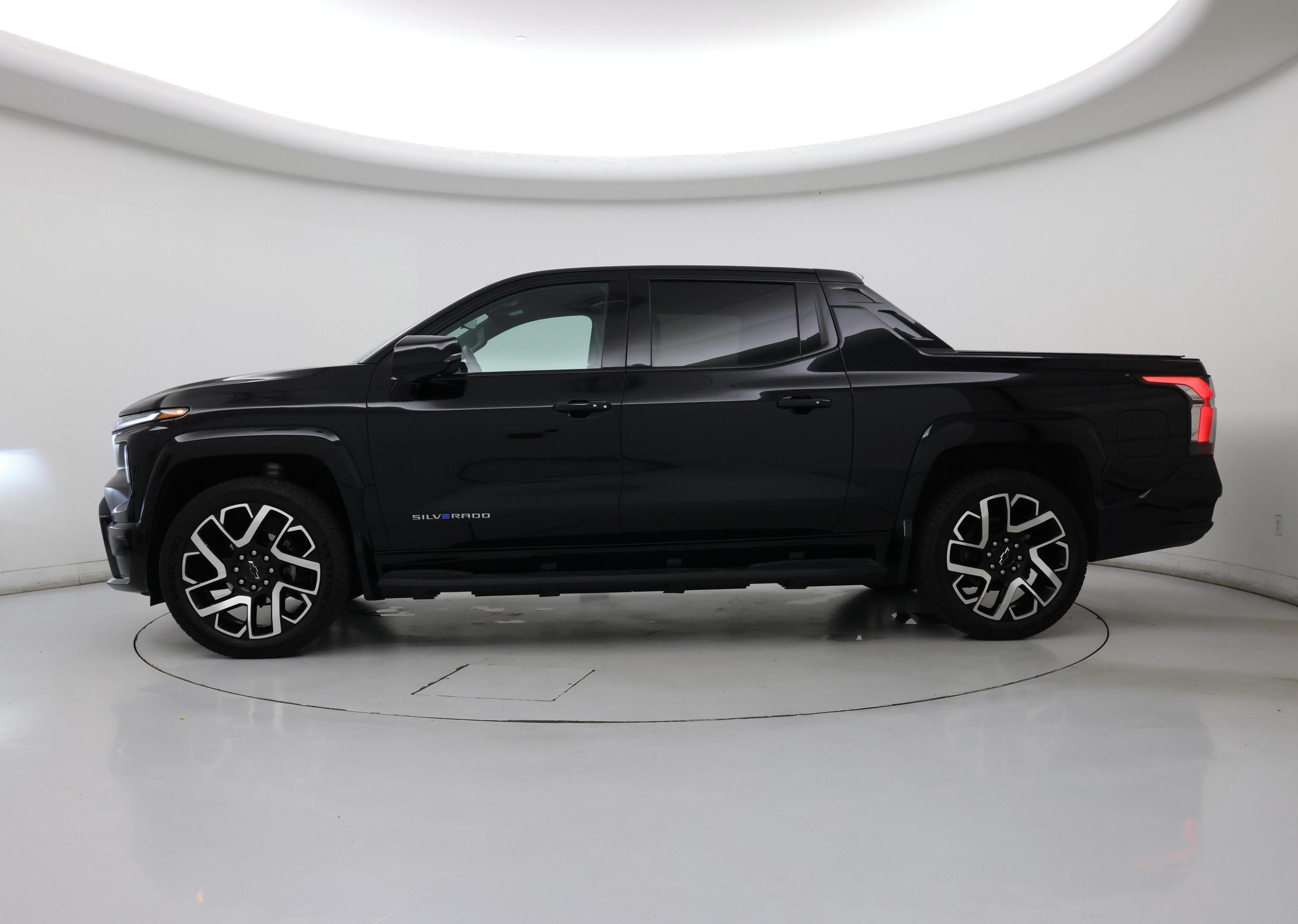 Thumbnail: 2024 Chevrolet Silverado EV - 3