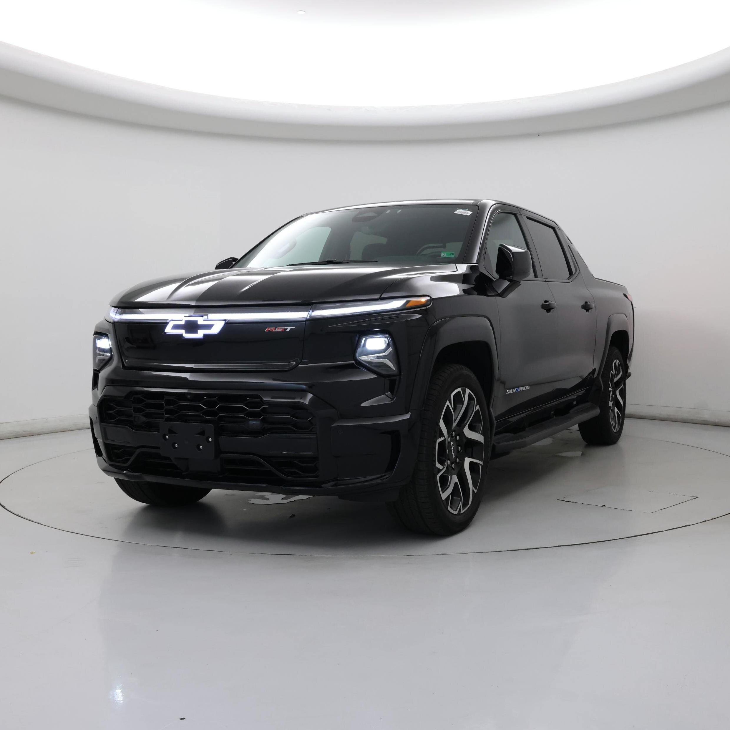 Thumbnail: 2024 Chevrolet Silverado EV - 4