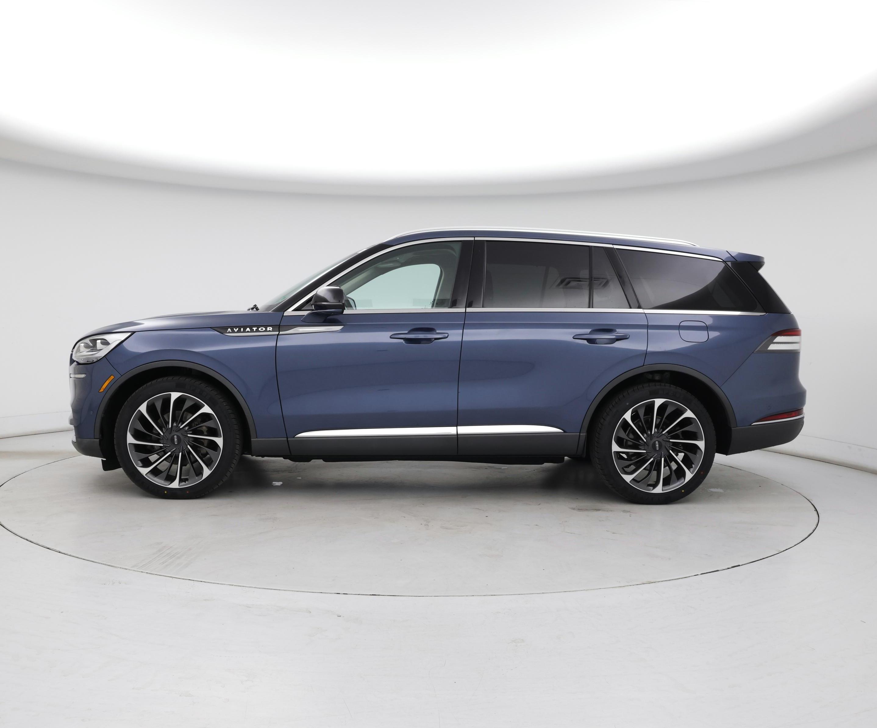 Thumbnail: 2020 Lincoln Aviator - 3