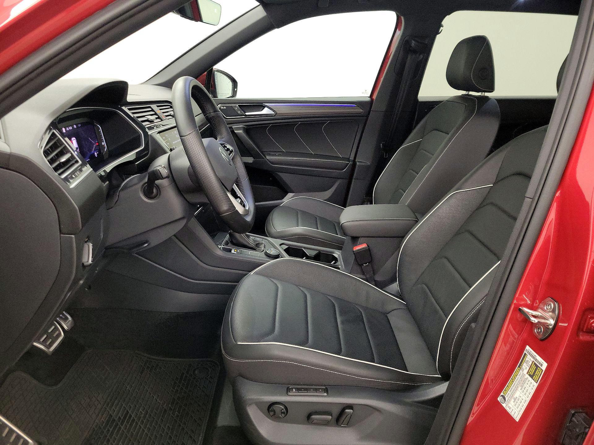 Thumbnail: 2024 Volkswagen Tiguan - 11