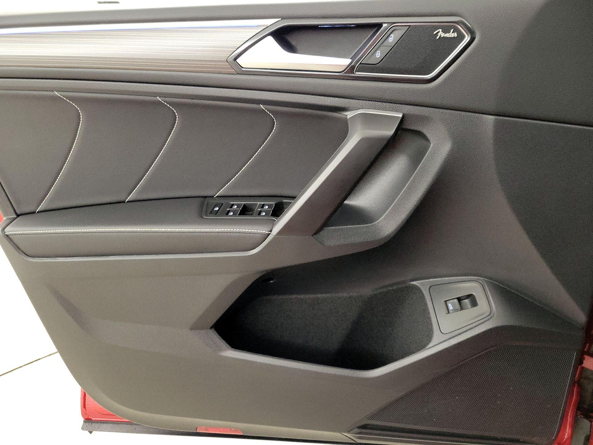 Thumbnail: 2024 Volkswagen Tiguan - 12