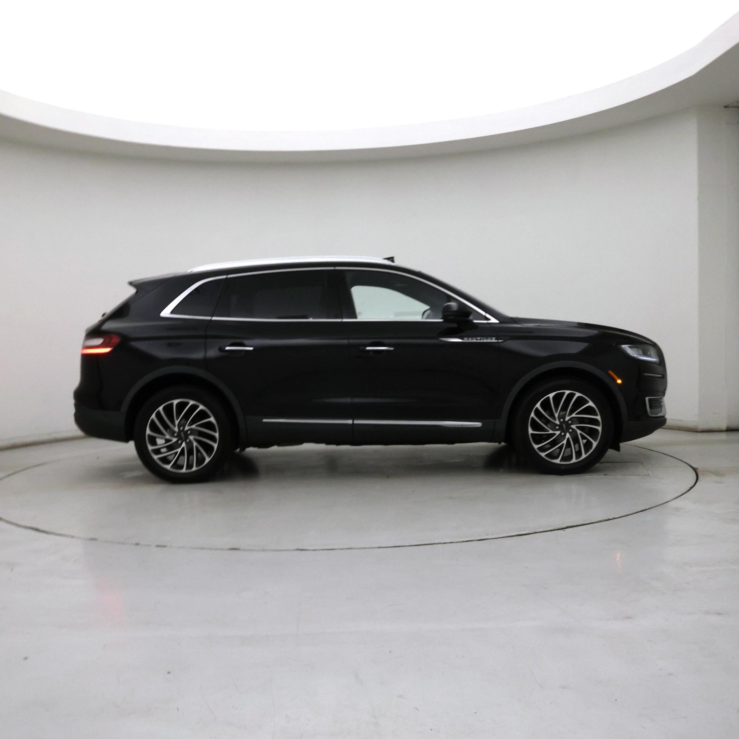 Thumbnail: 2020 Lincoln Nautilus - 7