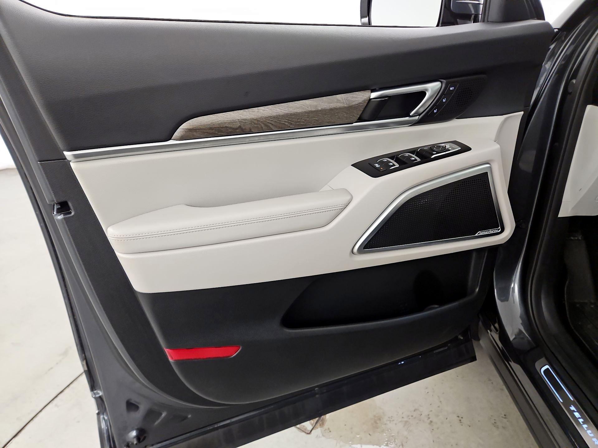 Thumbnail: 2020 Kia Telluride - 12