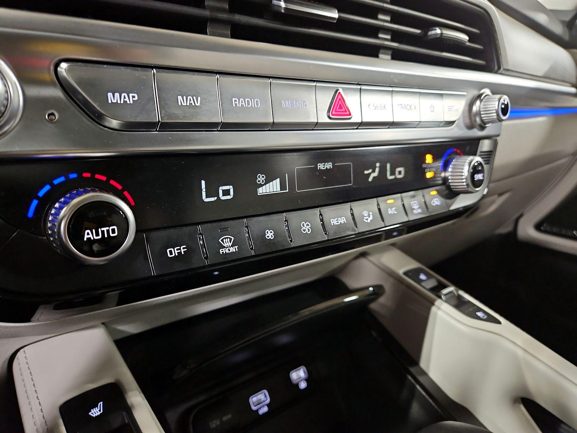 Thumbnail: 2020 Kia Telluride - 17